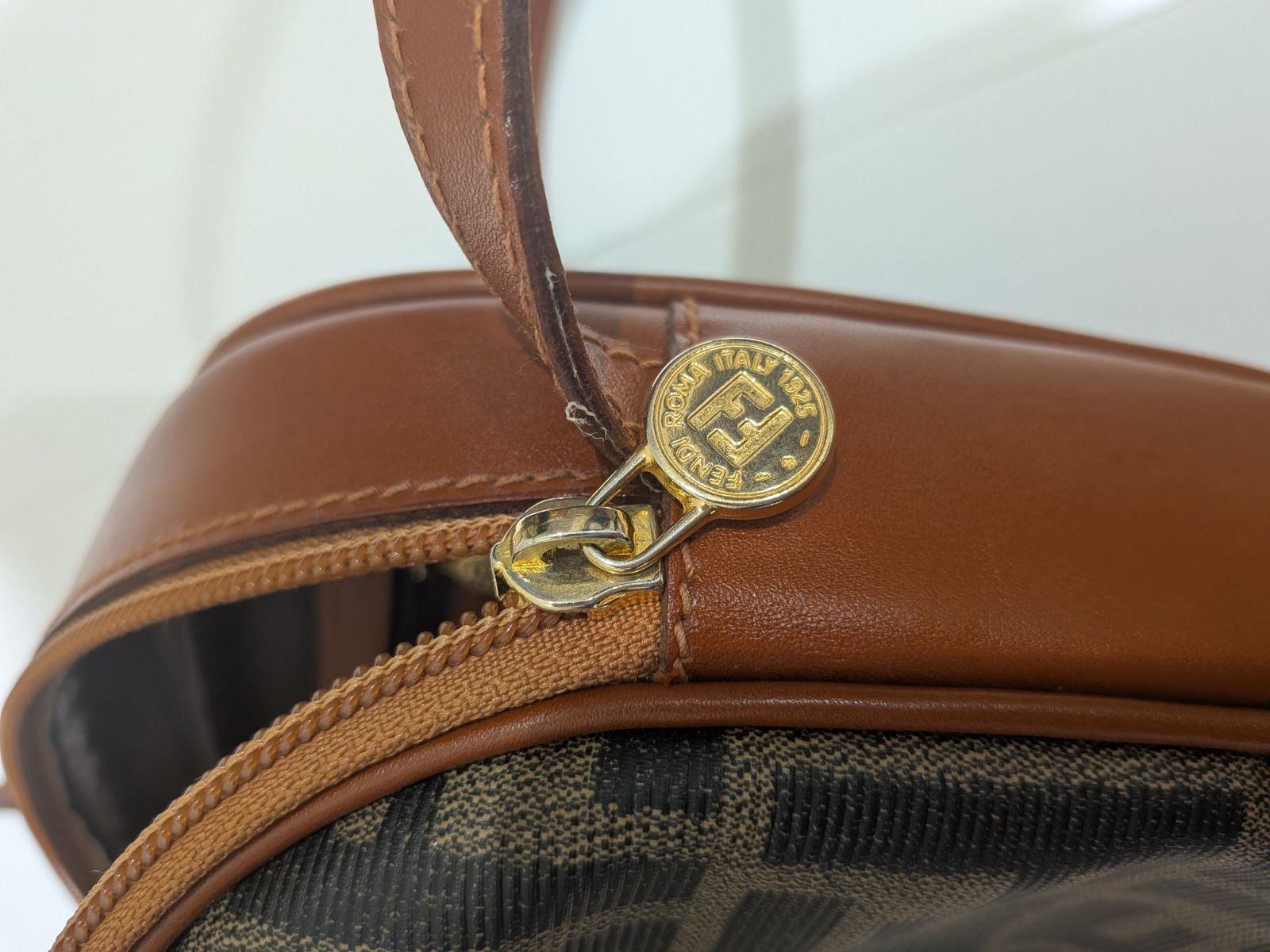☆FENDI フェンディ ズッカ柄 ショルダーバッグ PVC レザー ブラウン ヴィンテージ イタリア製 ☆FENDI フェンディ ズッカ柄 ショルダーバッグ PVC レザー ブラウン ヴィンテージ イタリア製