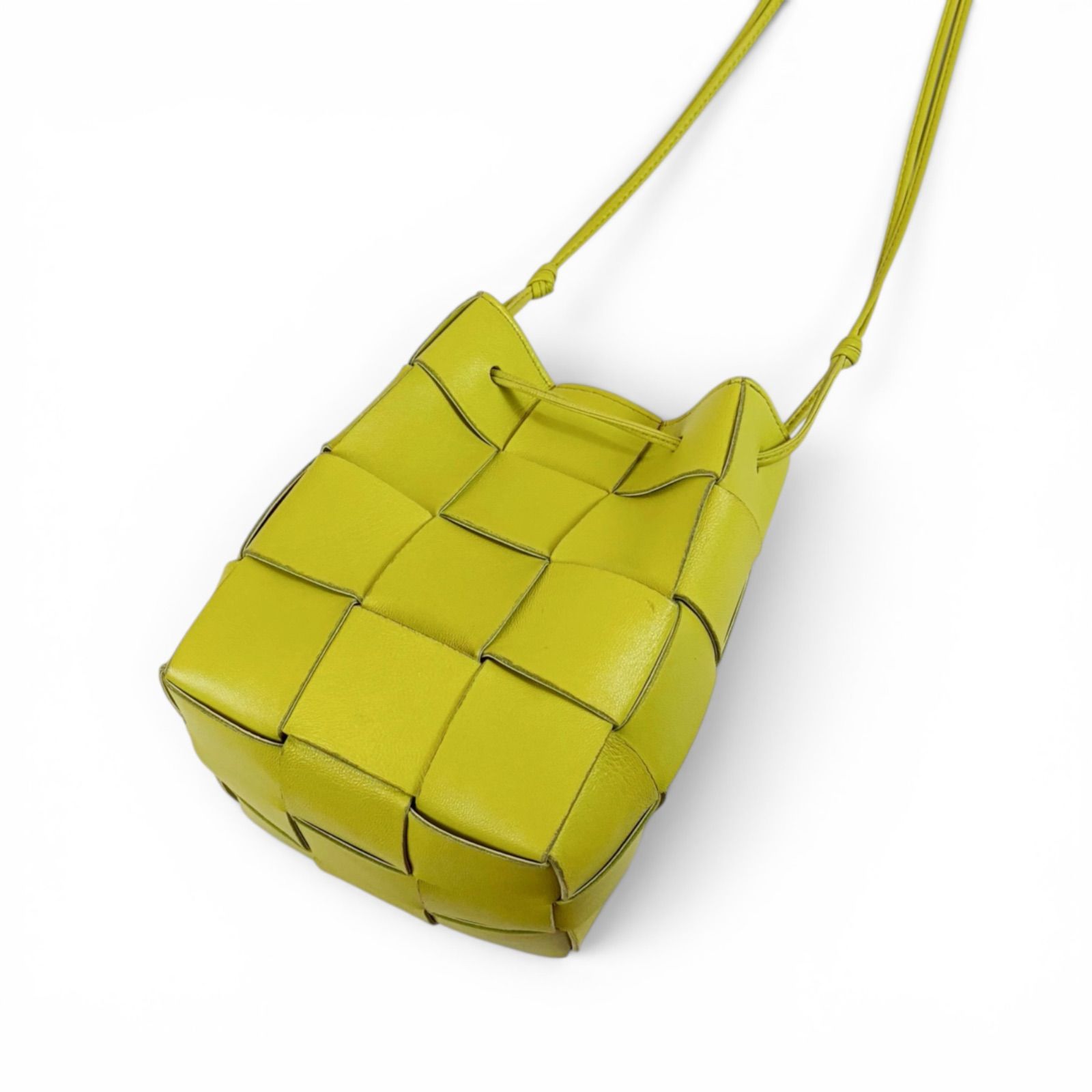 ボッテガヴェネタ　BOTTEGA VENETA カセット　マキシイントレチャートレザー　SMALL CASSETTE イエローグリーン