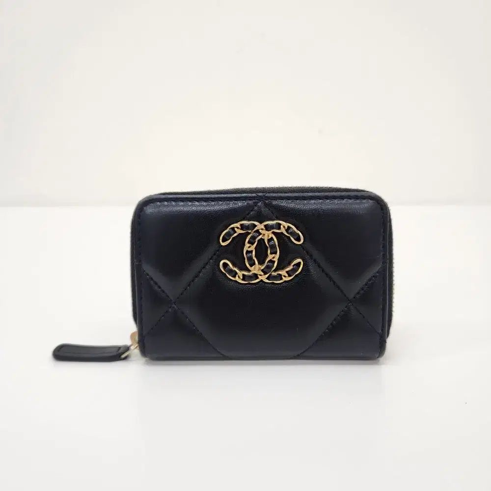 オンンド中古ブランド CHANEL 19 ジッパー ドール カードウォレット 31番台