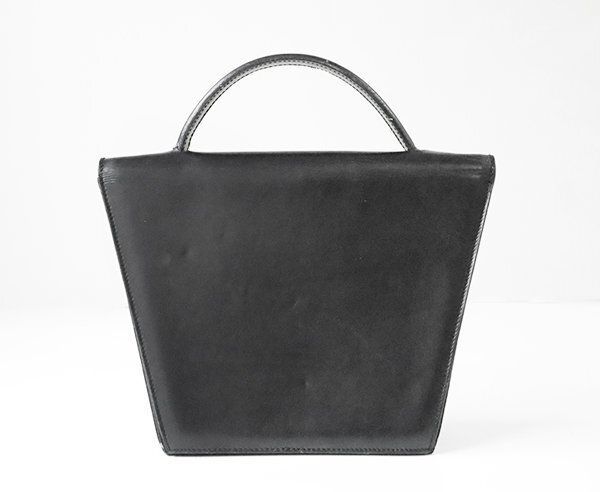 ☆オールド セリーヌ ◆ ゴールド金具 台形 ハンドバッグ 黒 レザー フォーマル ニノバッグ ヴィンテージ CELINE ◆GG51 ☆オールド セリーヌ ◆ ゴールド金具 台形 ハンドバッグ 黒 レザー フォーマル ニノバッグ ヴィンテージ CELINE ◆GG51