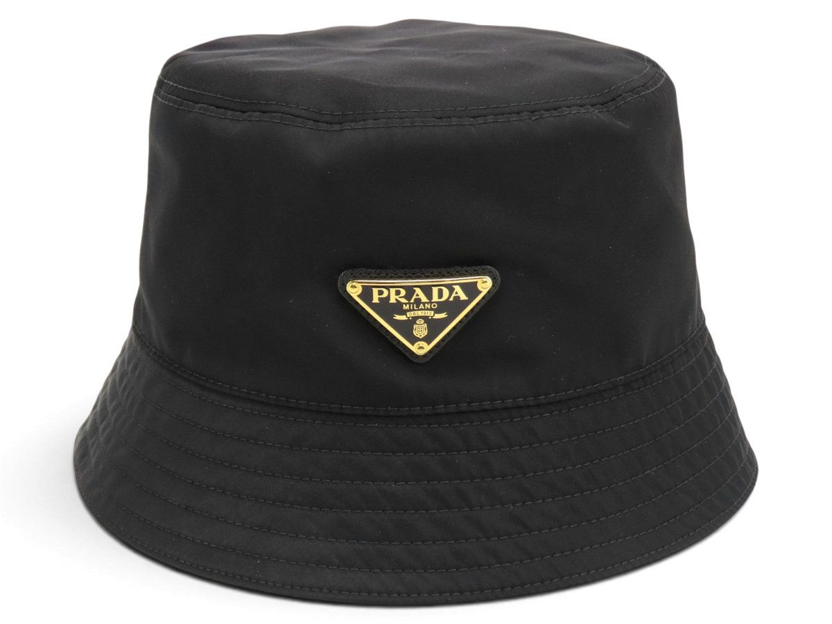 【新品同様】プラダ PRADA リナイロン Re-Nylon トライアングルプレート バケットハット 帽子 バケハ NERO ブラック リナイロン 再生ナイロン 2HC137