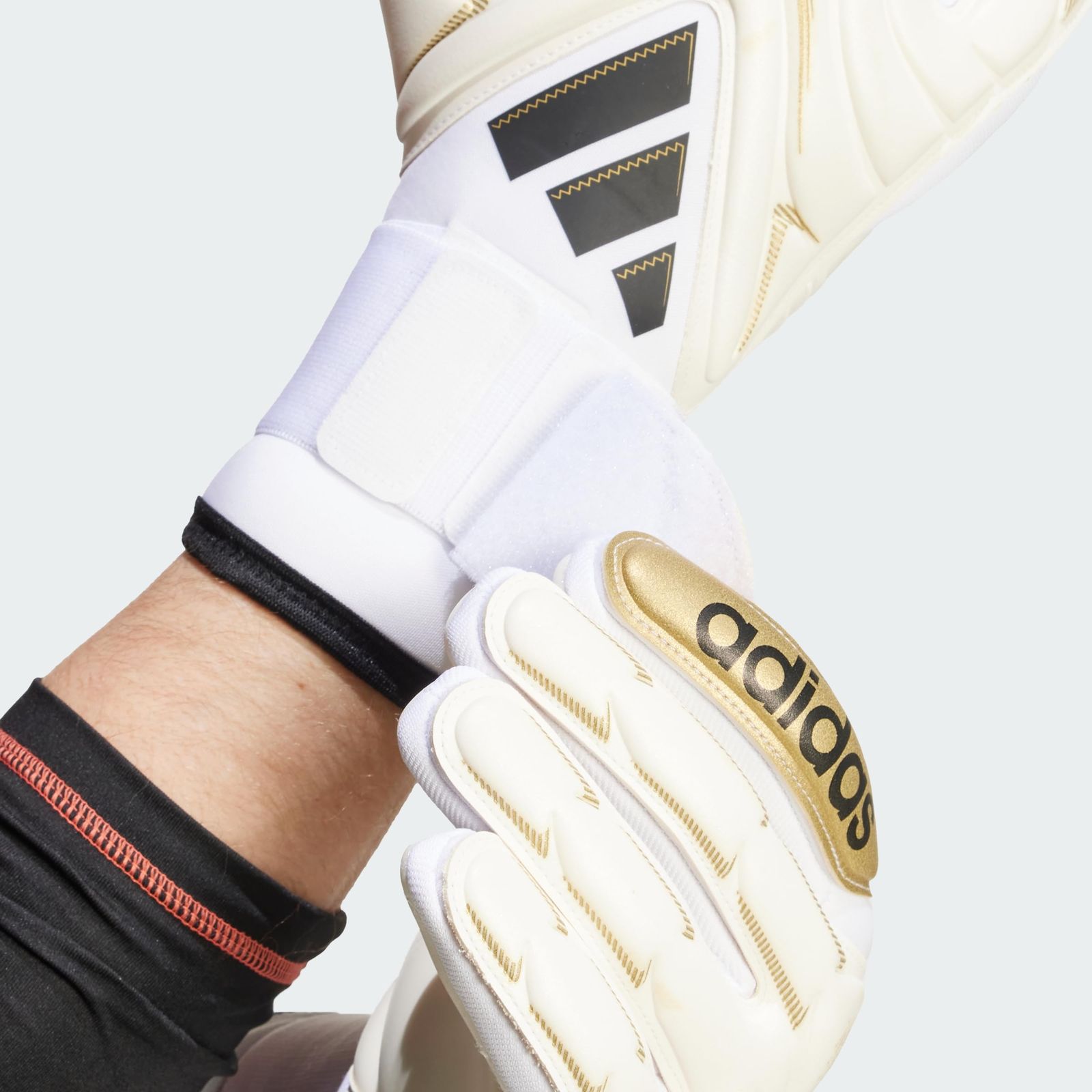 アディダス(adidas) サッカー ゴールキーパーグローブ コパPro JZ5793(ゼロメタリック/ブラック/ゴールドメタリック) KSZ19