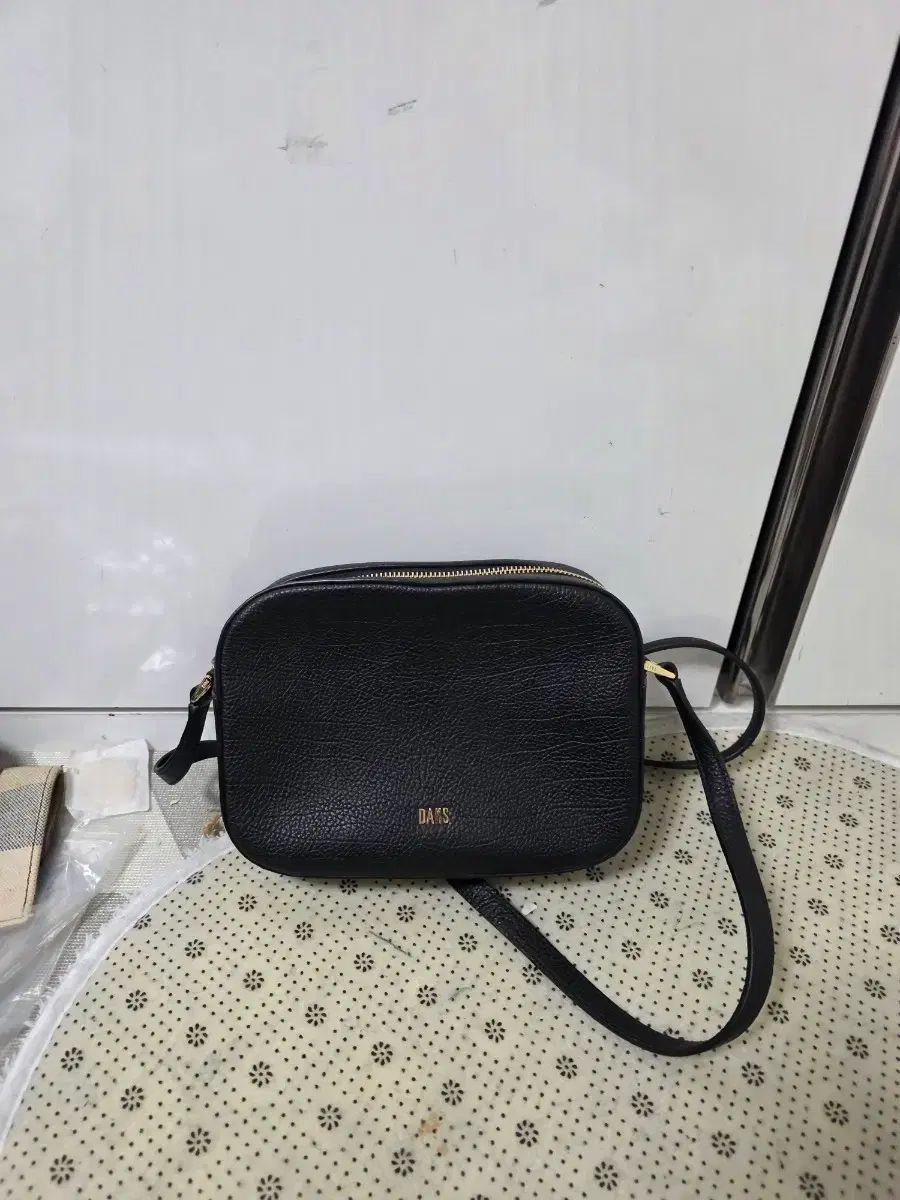 DAKS レディース クロスバック ブラック