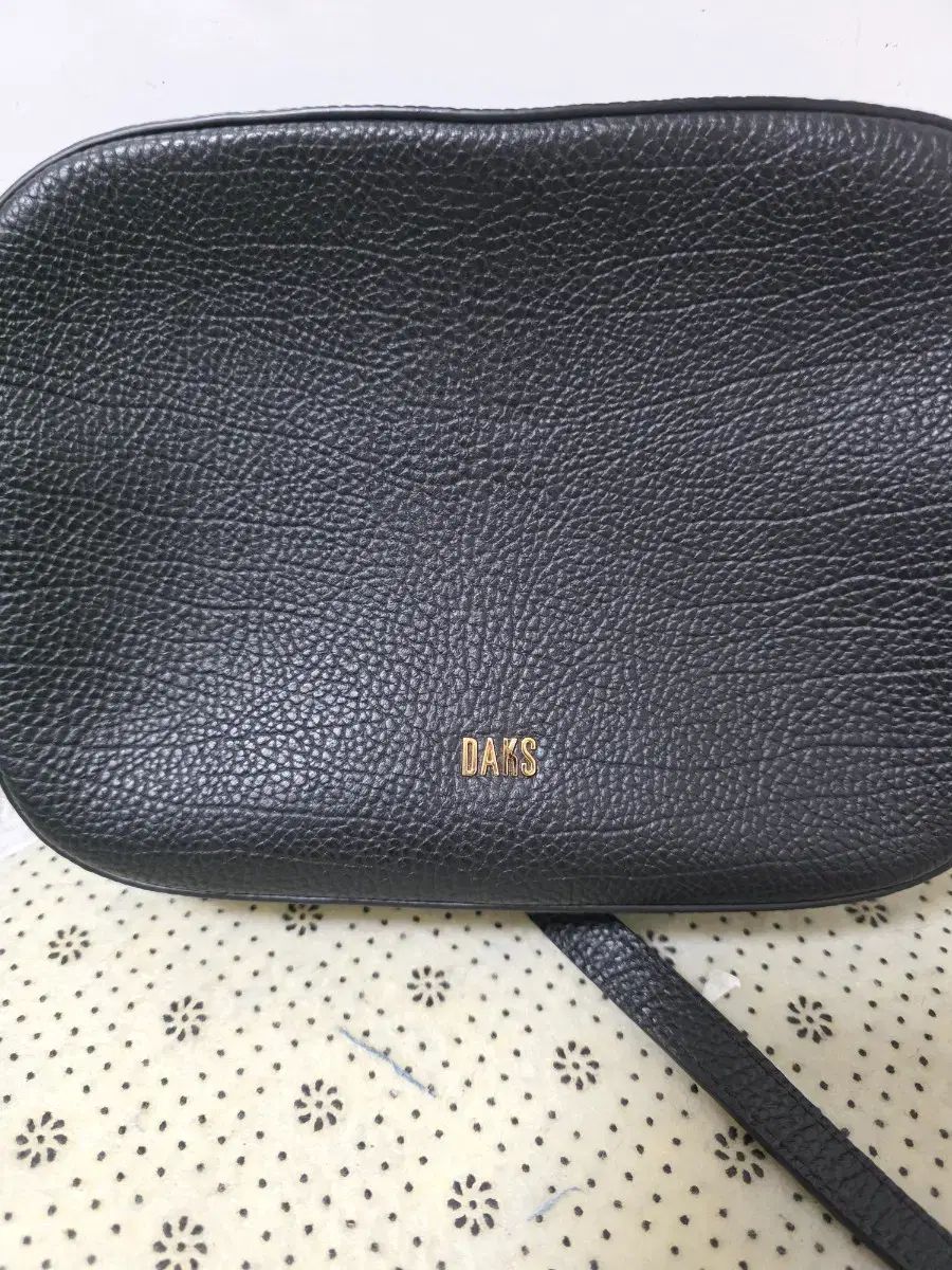 DAKS レディース クロスバック ブラック DAKS レディース クロスバック ブラック