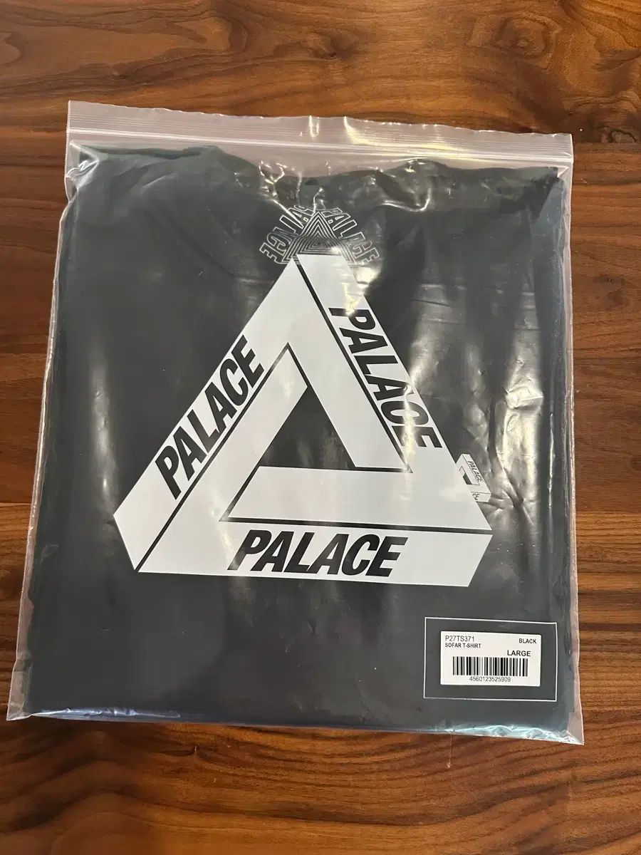 PALACE パレス ソファ Tシャツ ブラック L