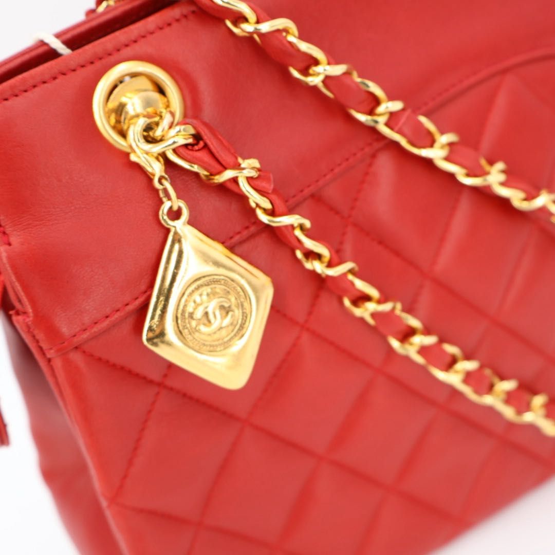 シャネル CHANEL ラムスキンマトラッセチェーントート シャネル CHANEL ラムスキンマトラッセチェーントート