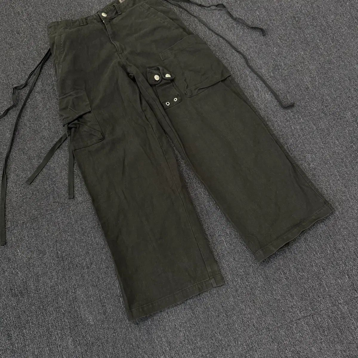 NACHE ナチェ ストラップ ワイド カーゴ パンツ NACHE ナチェ ストラップ ワイド カーゴ パンツ