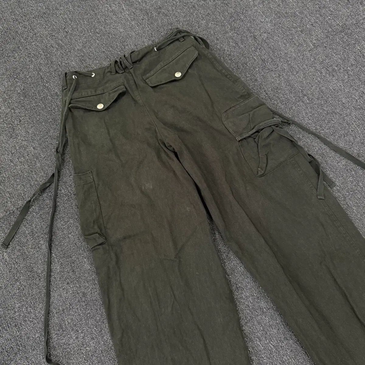 NACHE ナチェ ストラップ ワイド カーゴ パンツ NACHE ナチェ ストラップ ワイド カーゴ パンツ