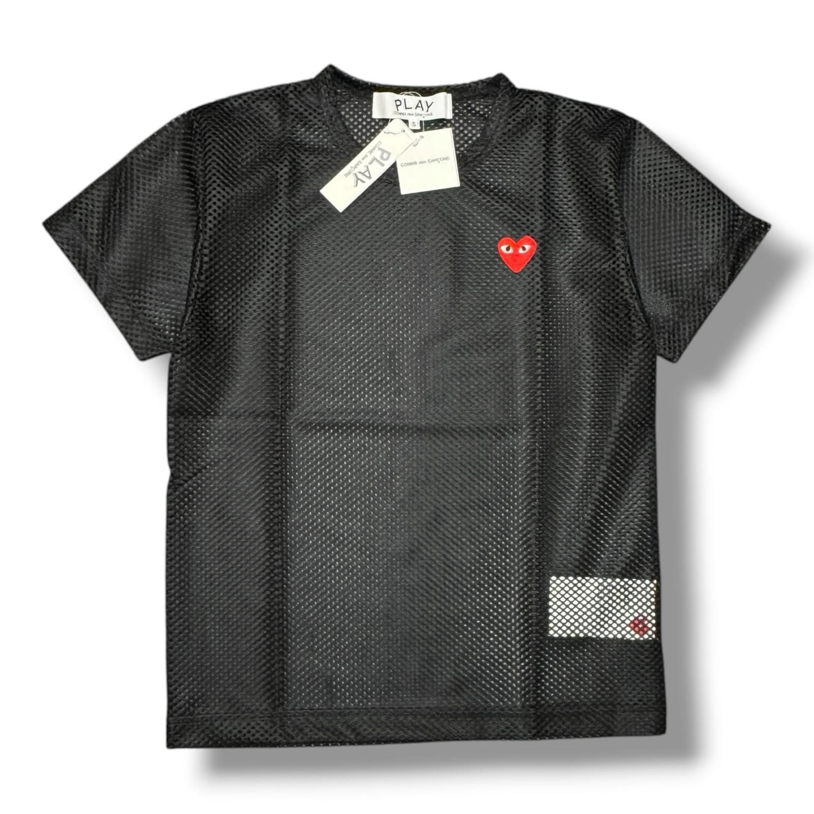 参考上代15180円 未使用 PLAY COMME des GARCONS RED EMBLEM MESH TEE エンブレムメッシュTシャツ カットソー プレイコムデギャルソン AX-T351-051 ブラック L （16470M）