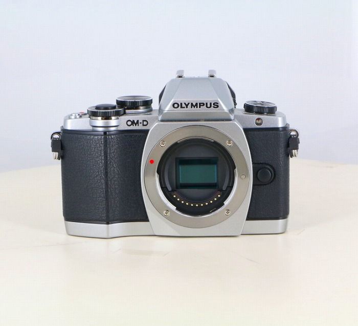 【中古】(オリンパス) OLYMPUS OM-D E-M10 ボディ シルバー