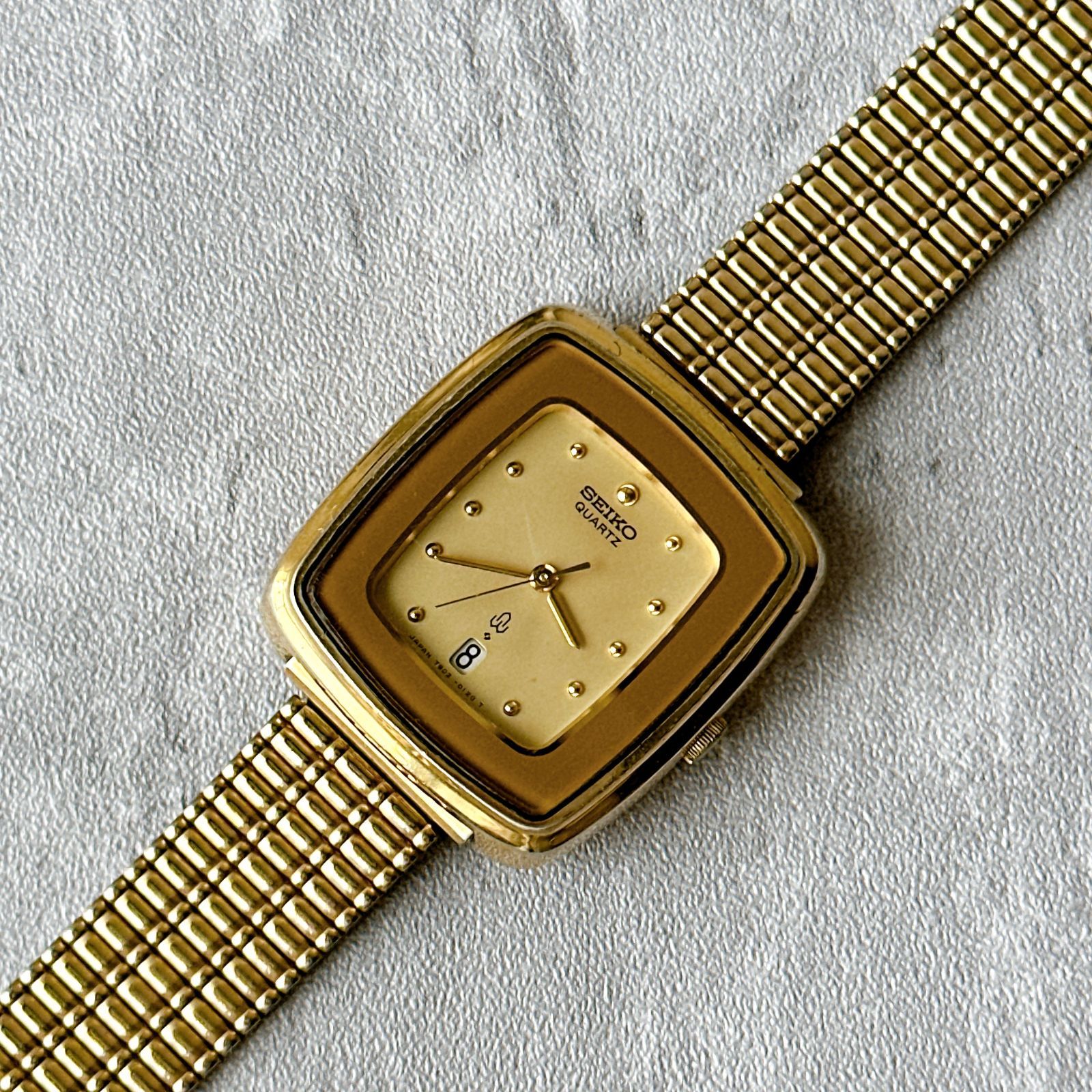 SEIKO セイコー クォーツ ゴールド文字盤 デイデイト スクエアケース ヴィンテージ ドレスウォッチ メンズ腕時計 7902-5060