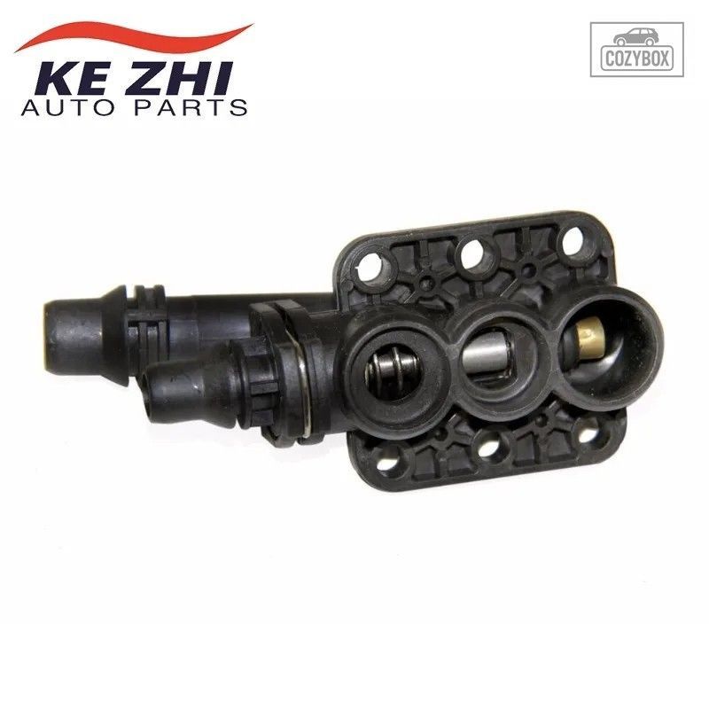 17217559962 カーパーツオイルクーラーサーモスタットハウジング Bmw E60 E63 E64 E65