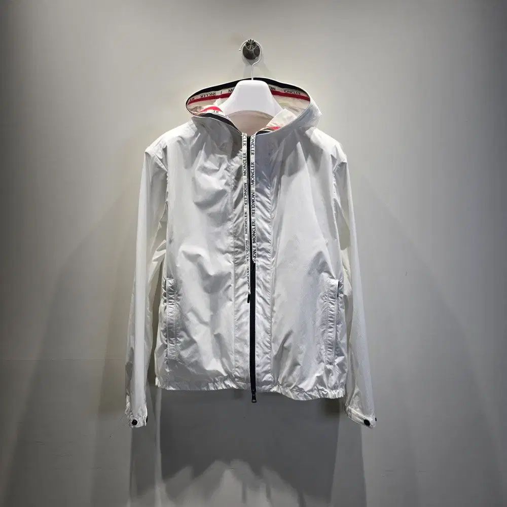 中古/正規品 モンクレール CARLES フーデッドジャケット 白 2