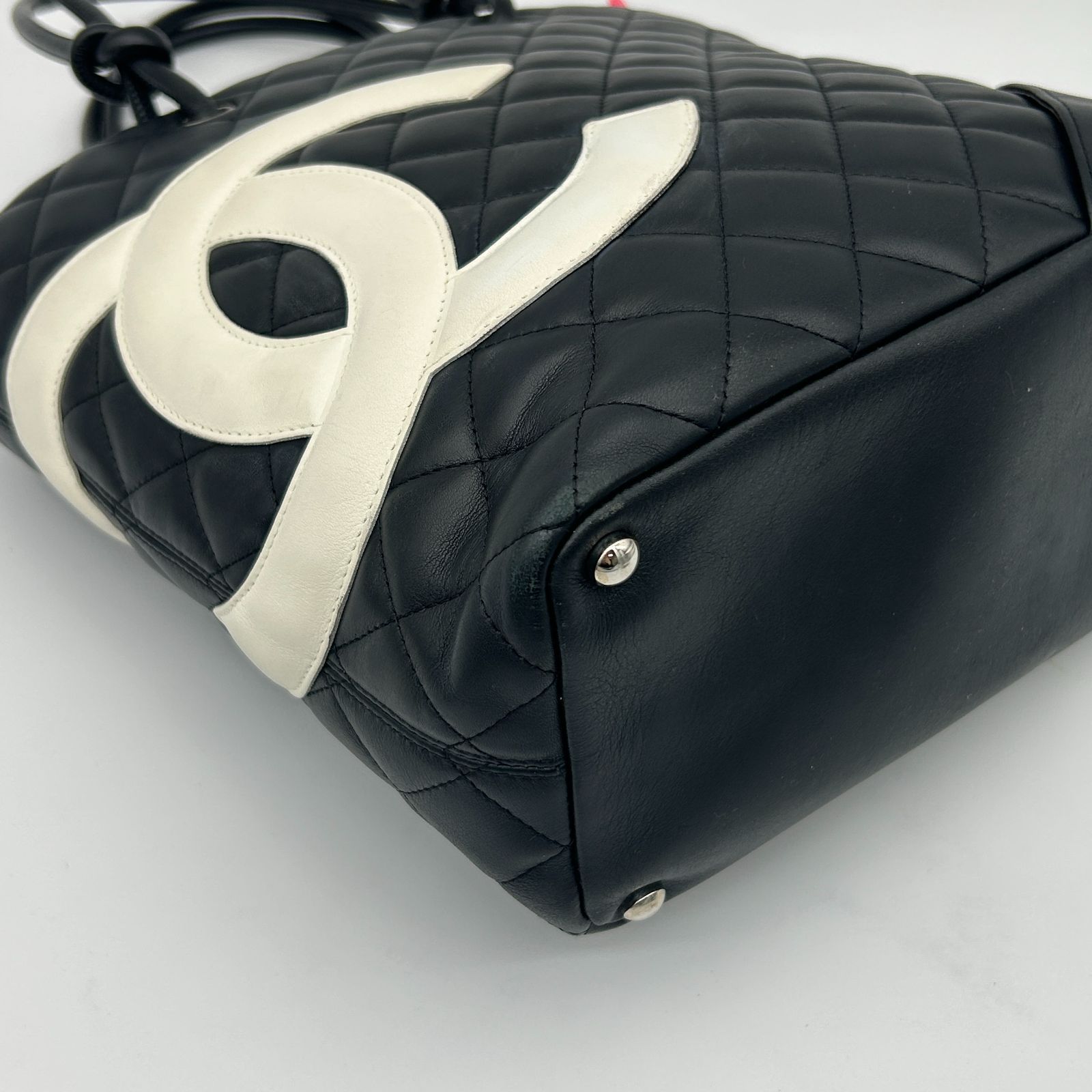 美品CHANEL カンボンライン ホワイト/ブラック W22cm トートバッグ