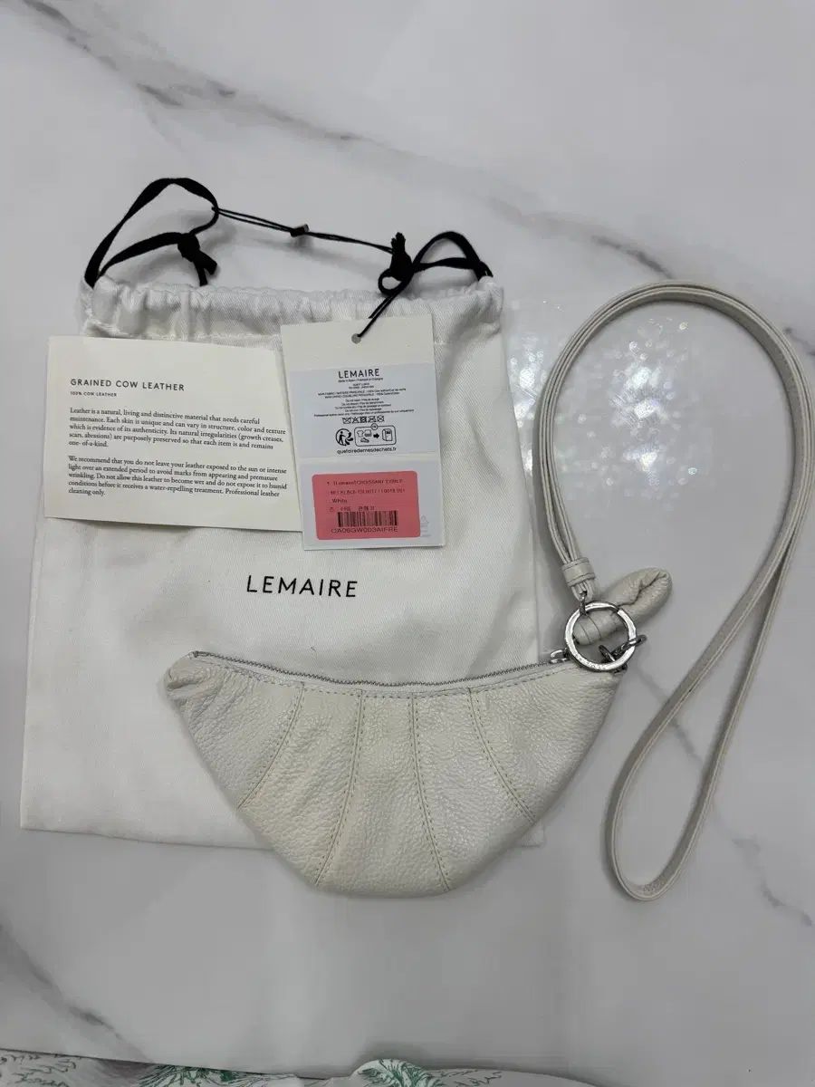 ルメール クルー クロワッサン コイン パールの クロスボディーバッグ 財布 ボッテガヴェネタ プラダ グッチ ディオール チュール