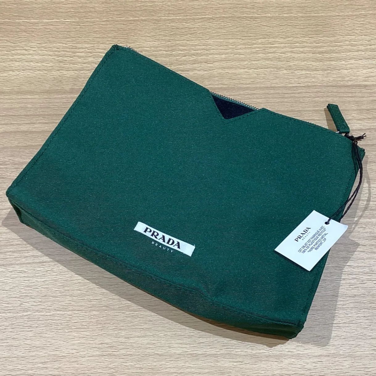 RR265321074 PRADA ビューティー ノベルティポーチ グリーン - メルカリ