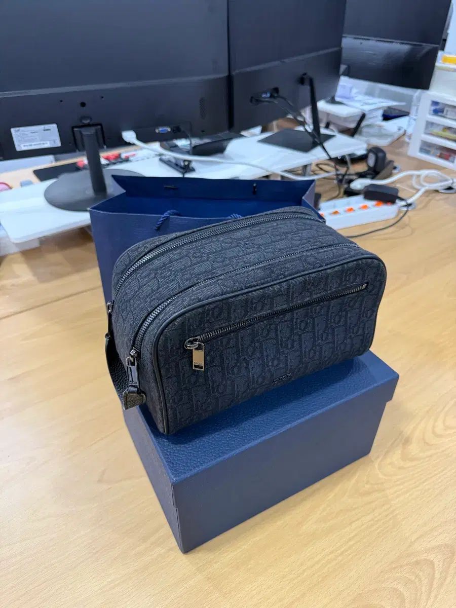 正規品 ディオール オブリーク トワレトリー ドゥーキーキット ブラック クラッチバッグ