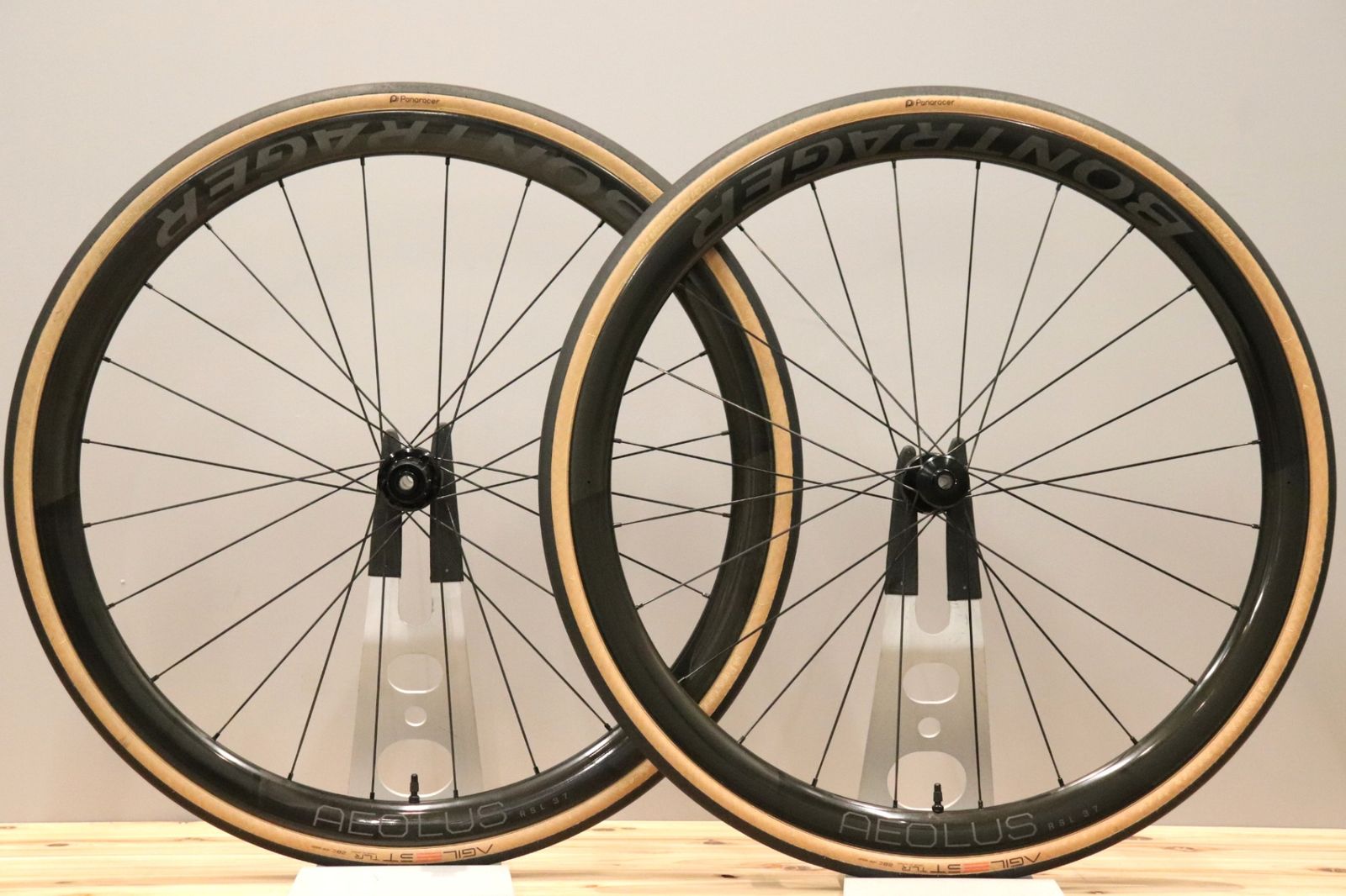 ボントレガー BONTRAGER アイオロス AEOLUS RSL 37 カーボン チューブレスレディ ホイールセット シマノ11S/12S 【仙台店】 84,838円