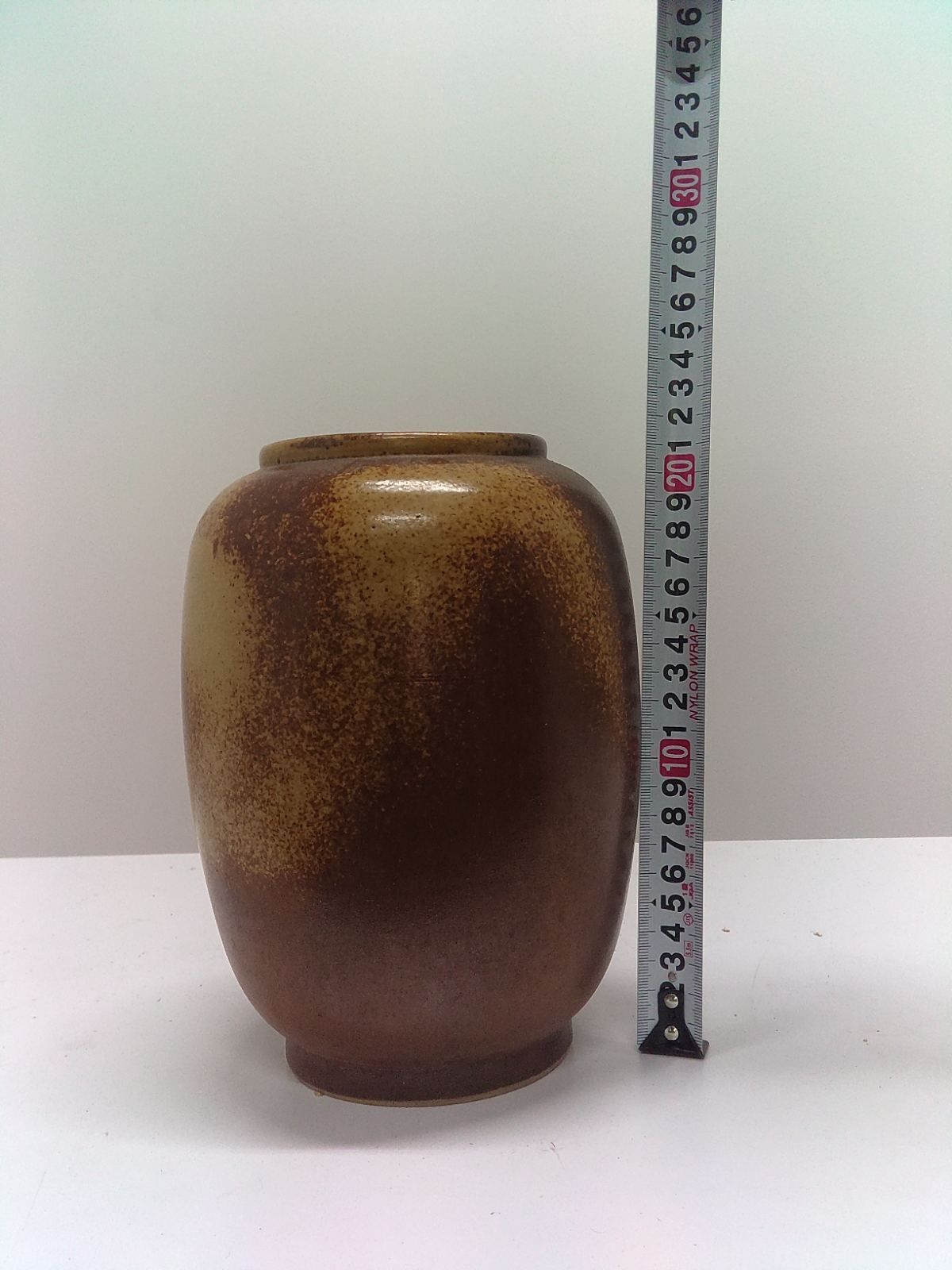 陶器 花瓶 茶褐色グラデーション 丸胴花器 高さ約29cm 和風インテリア