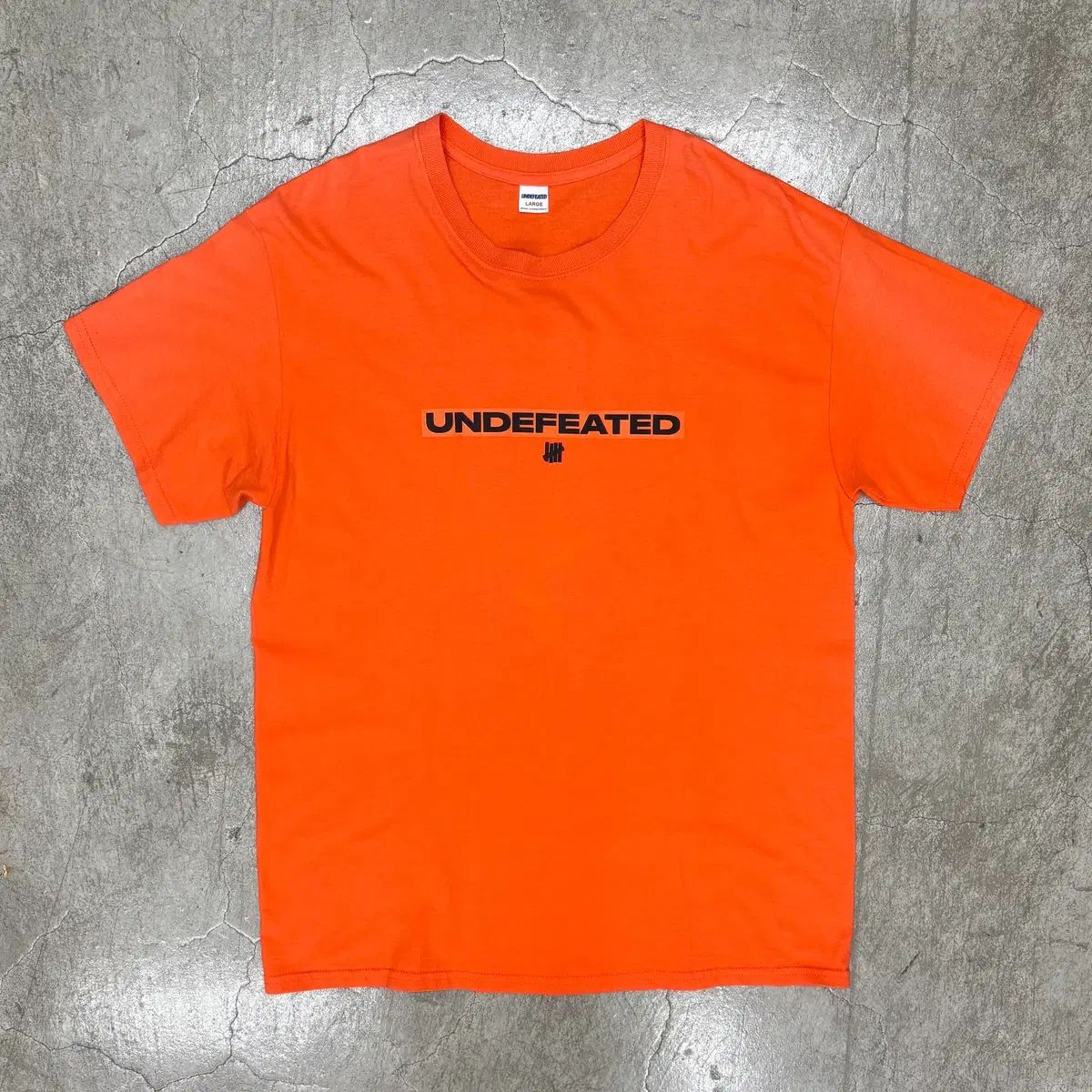 UNDEFEATED(アンディフィーテッド) ロゴ Tシャツ L 7,764円