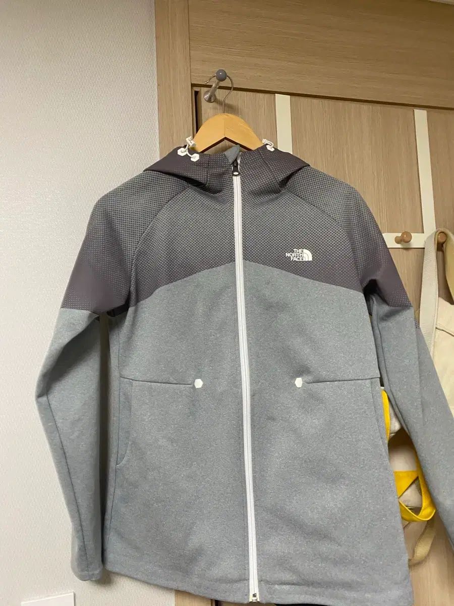 THE NORTH FACE ザノースフェイス フードジップアップ グレー ほぼ新品 m
