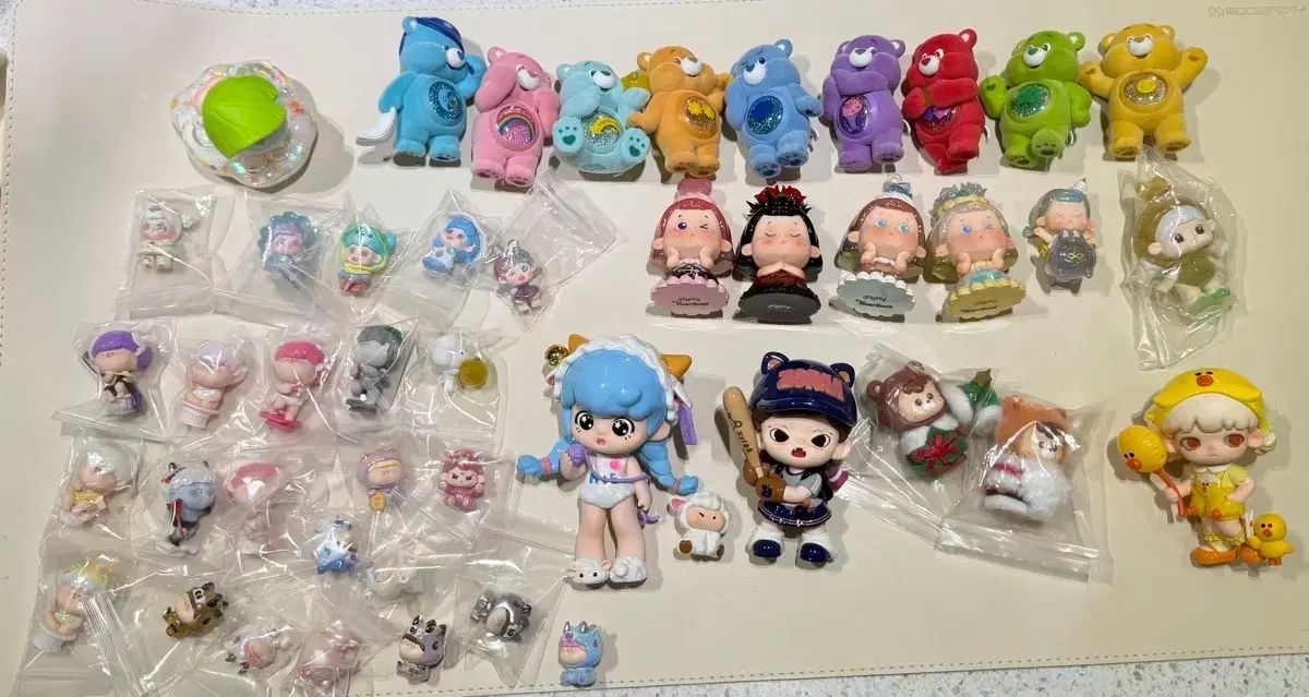U U フィギュア