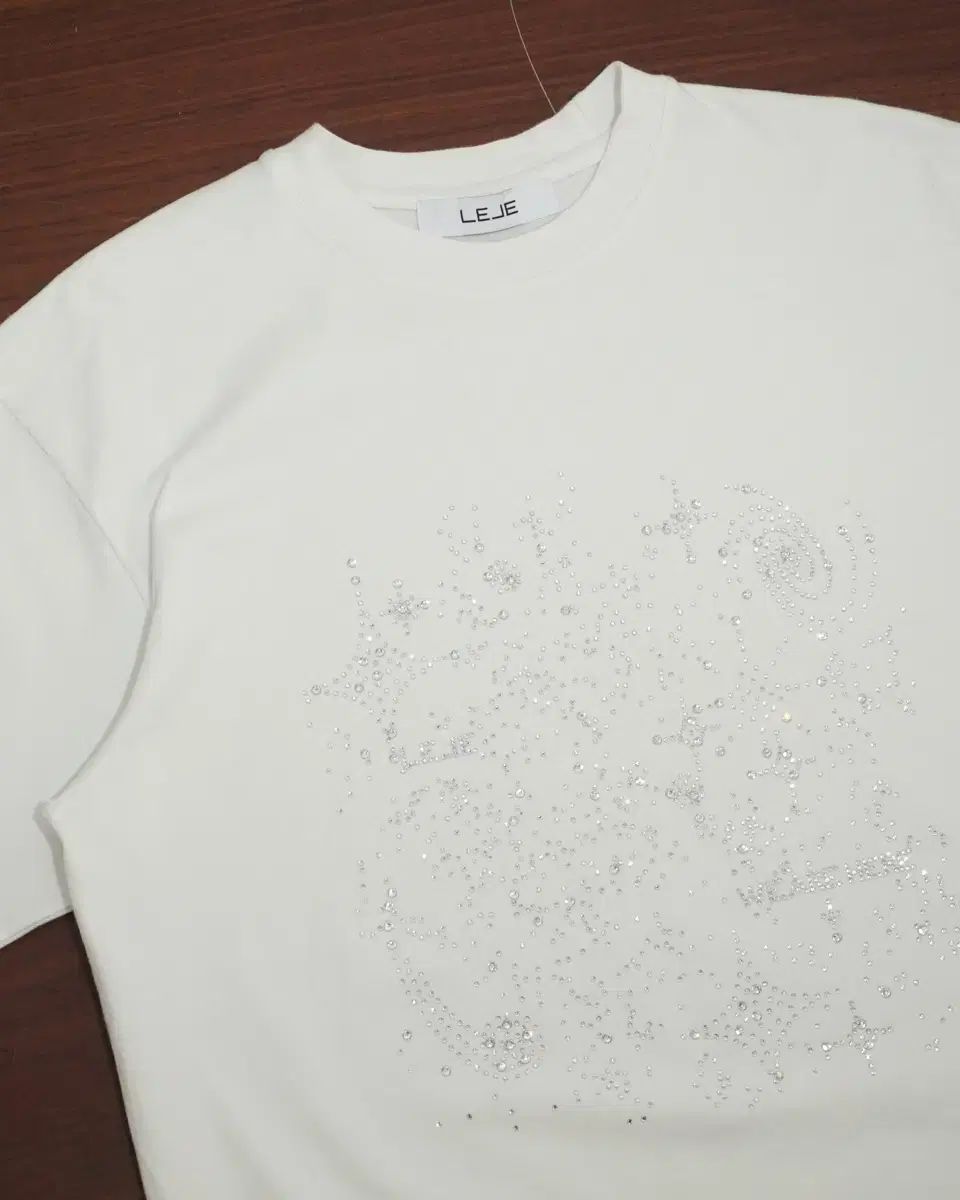 LEJE 르쥬 ラインストーン Tシャツ