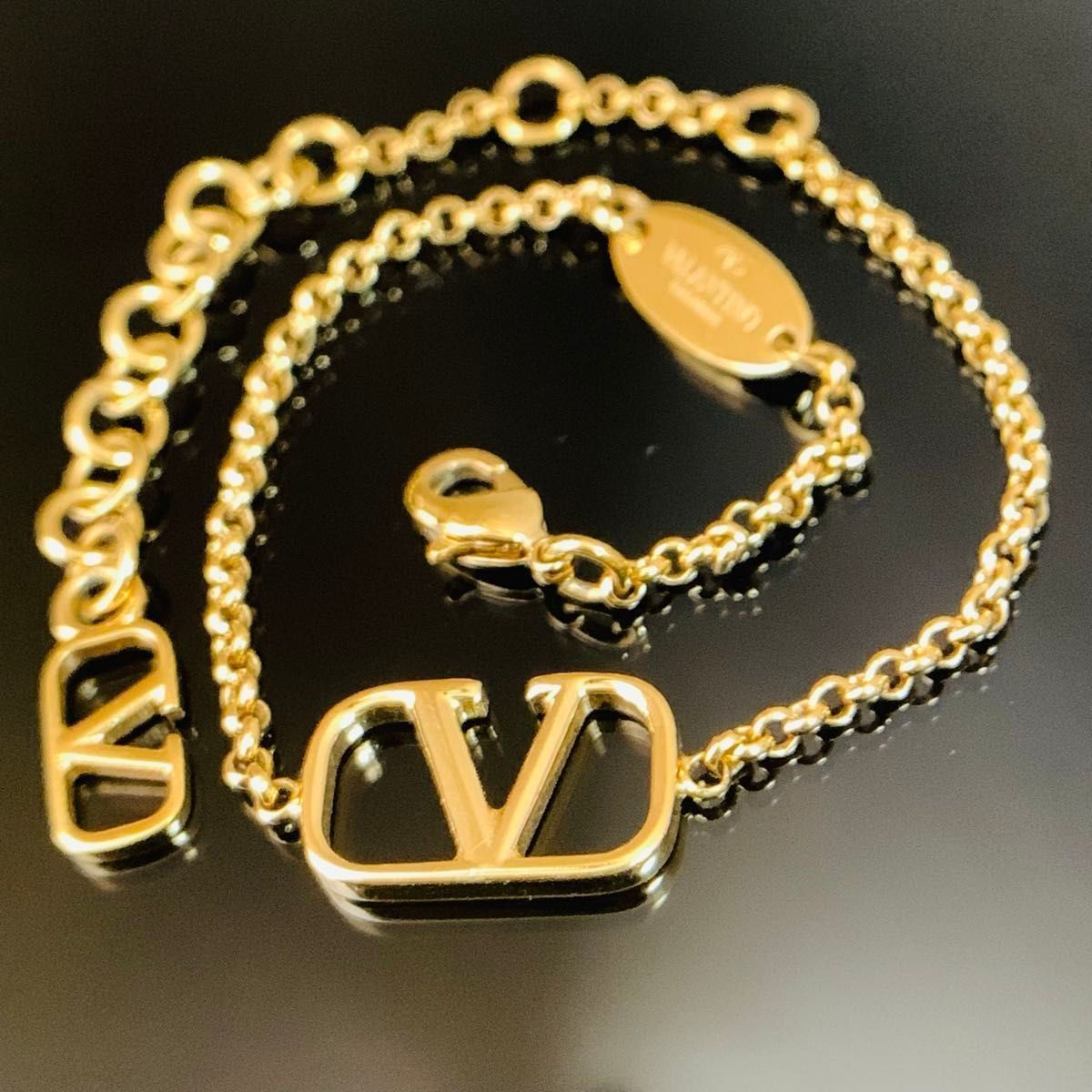 美品 ヴァレンティノ ガラヴァーニ ゴールド ブレスレット Vロゴ VALENTINO GARVANI メンズ レディース 男女兼用 ゴールド