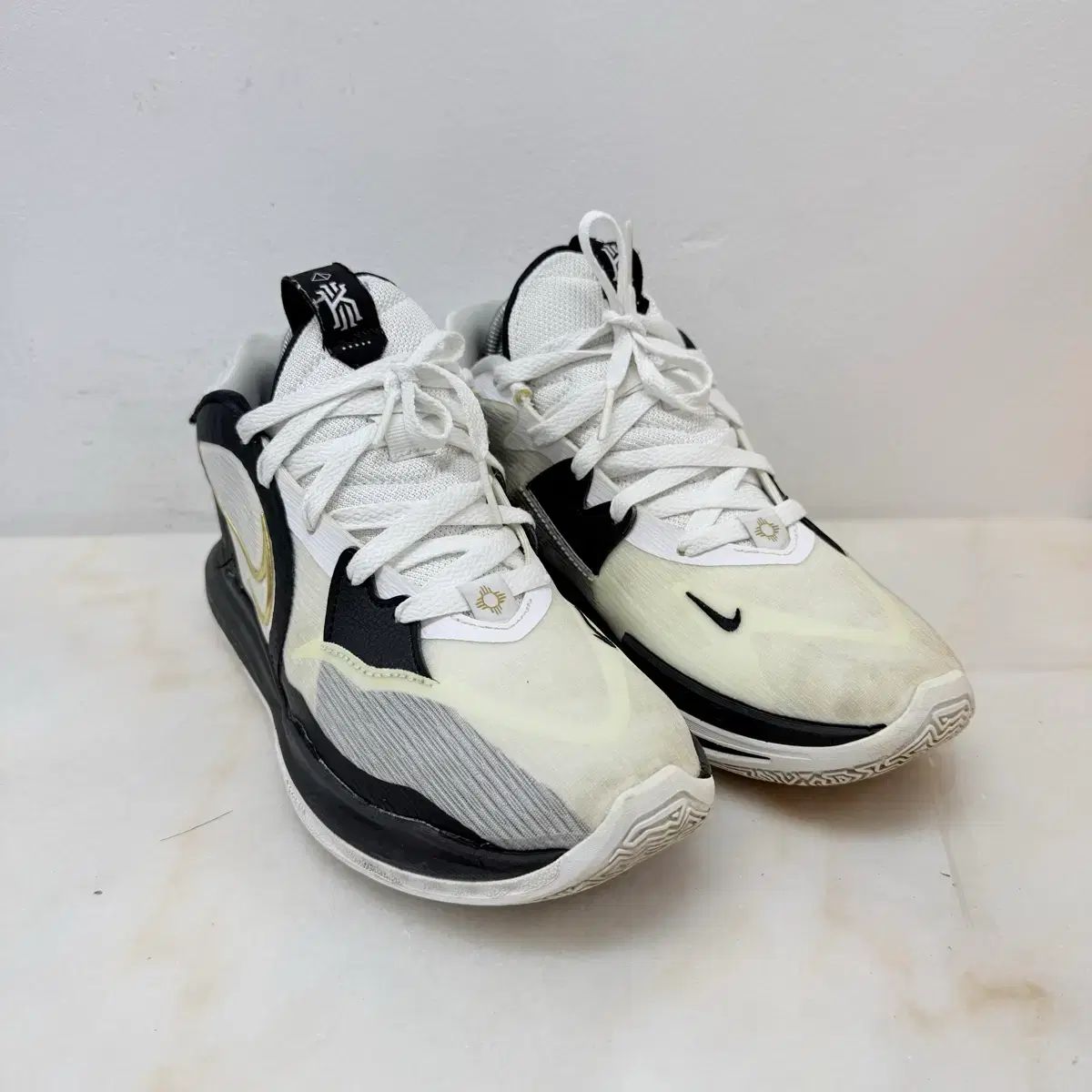 260)NIKE ナイキ バスケシューズ カイリー LOW 5-新品即納