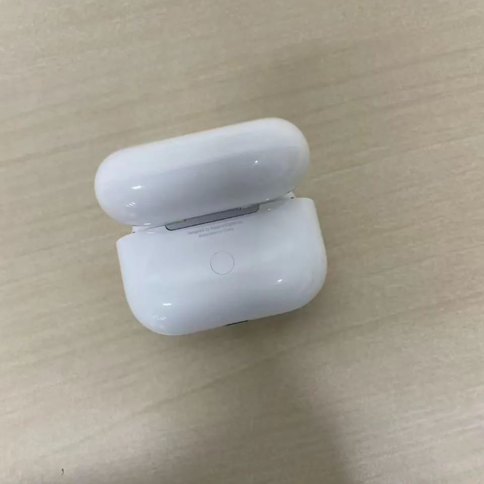 Apple AirPods Pro 第2世代（Lightning) :動作確認済 AirPods Pro 第2世代 Lightningモデル 動作確認済み C060804 - メルカリ