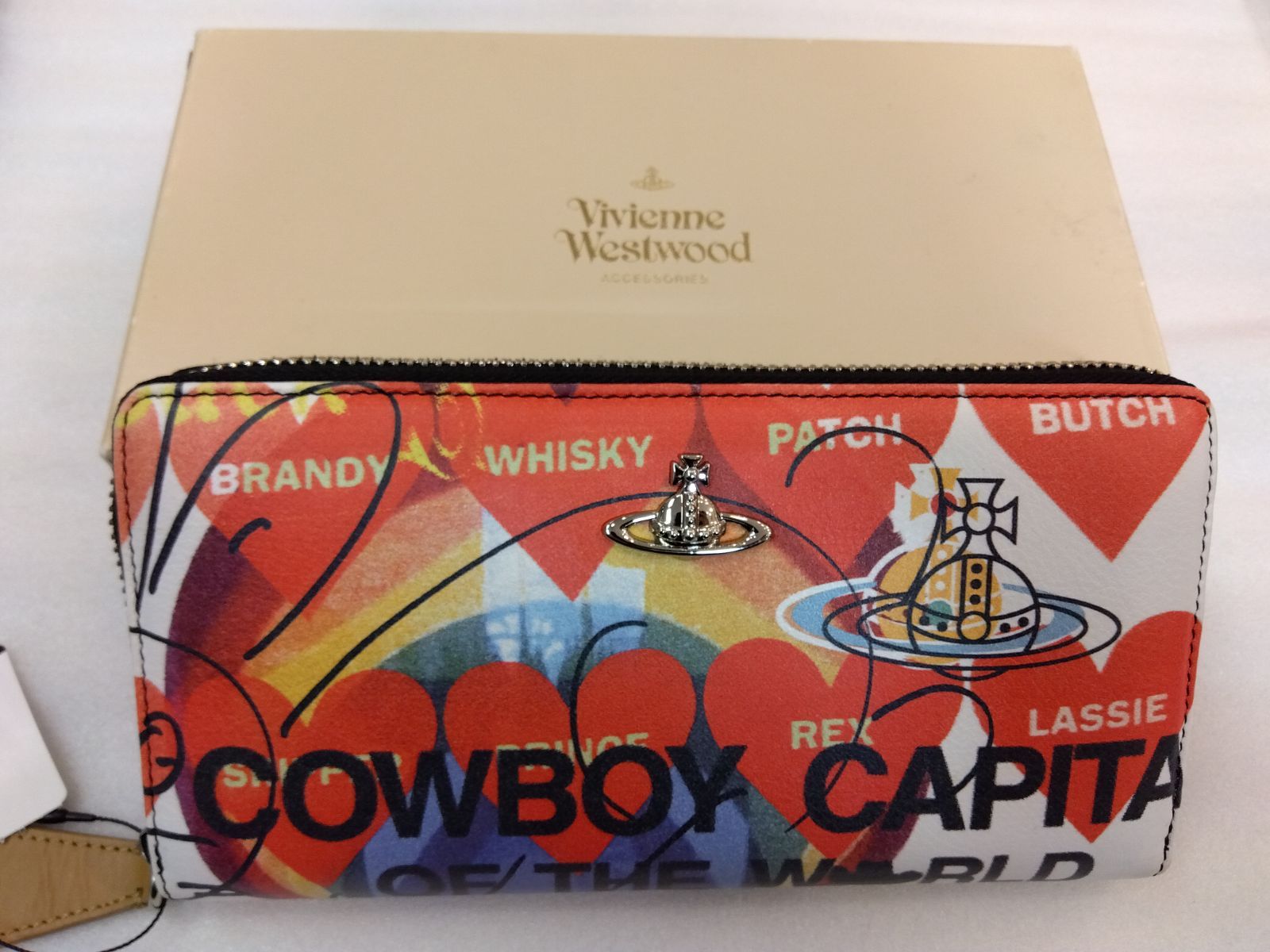 M17　ヴィヴィアンウエストウッド　Vivienne Westwood　マルチカラー　グラフィックラウンドファスナー　長財布　状態良好　箱付き　オシャレ財布