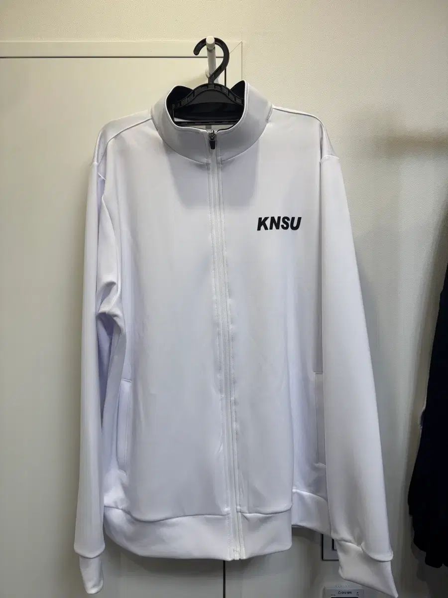 KNSU 白 ジップアップ トレーナー