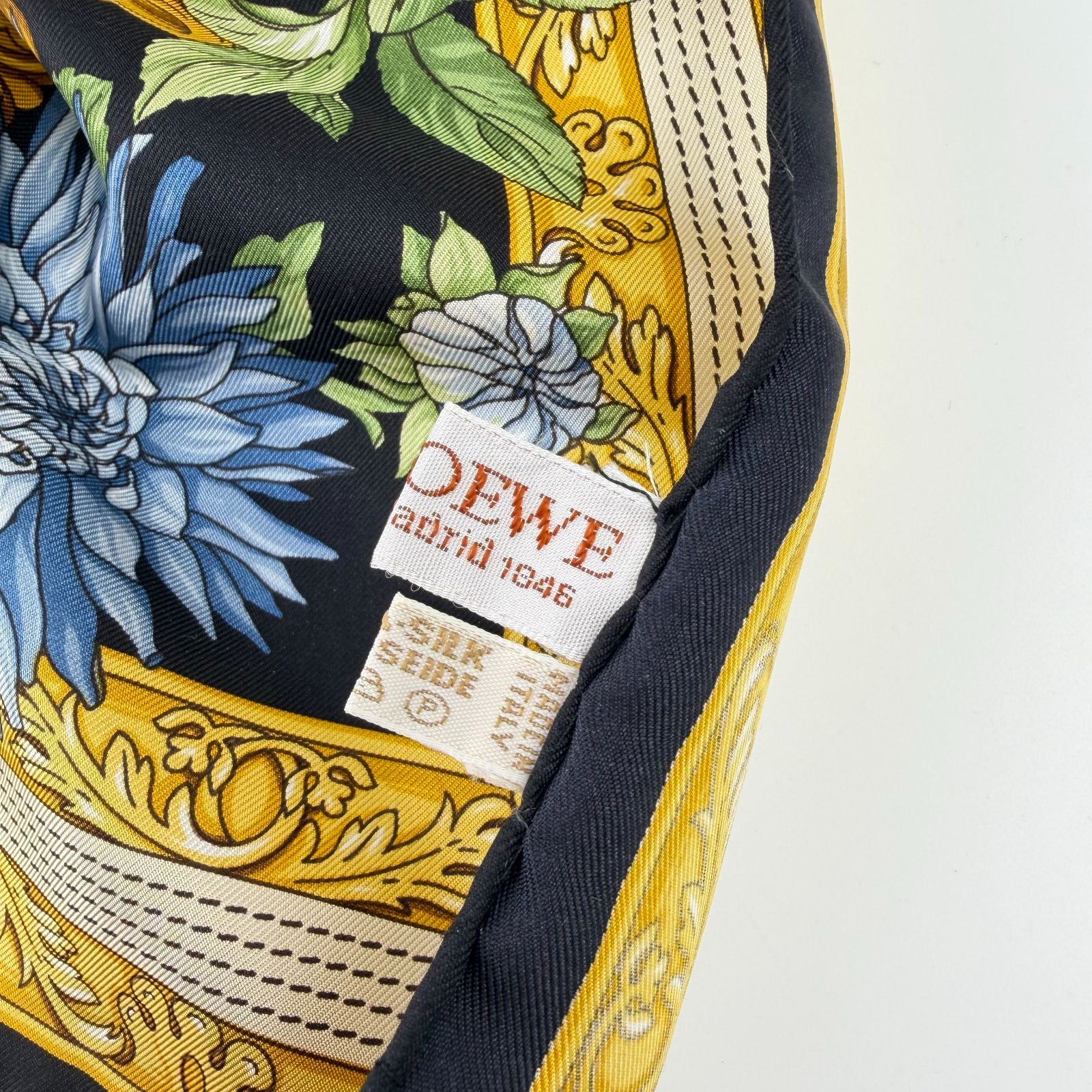 中古】LOEWE ロエベ アナグラム フローラル シルクスカーフ スカーフ