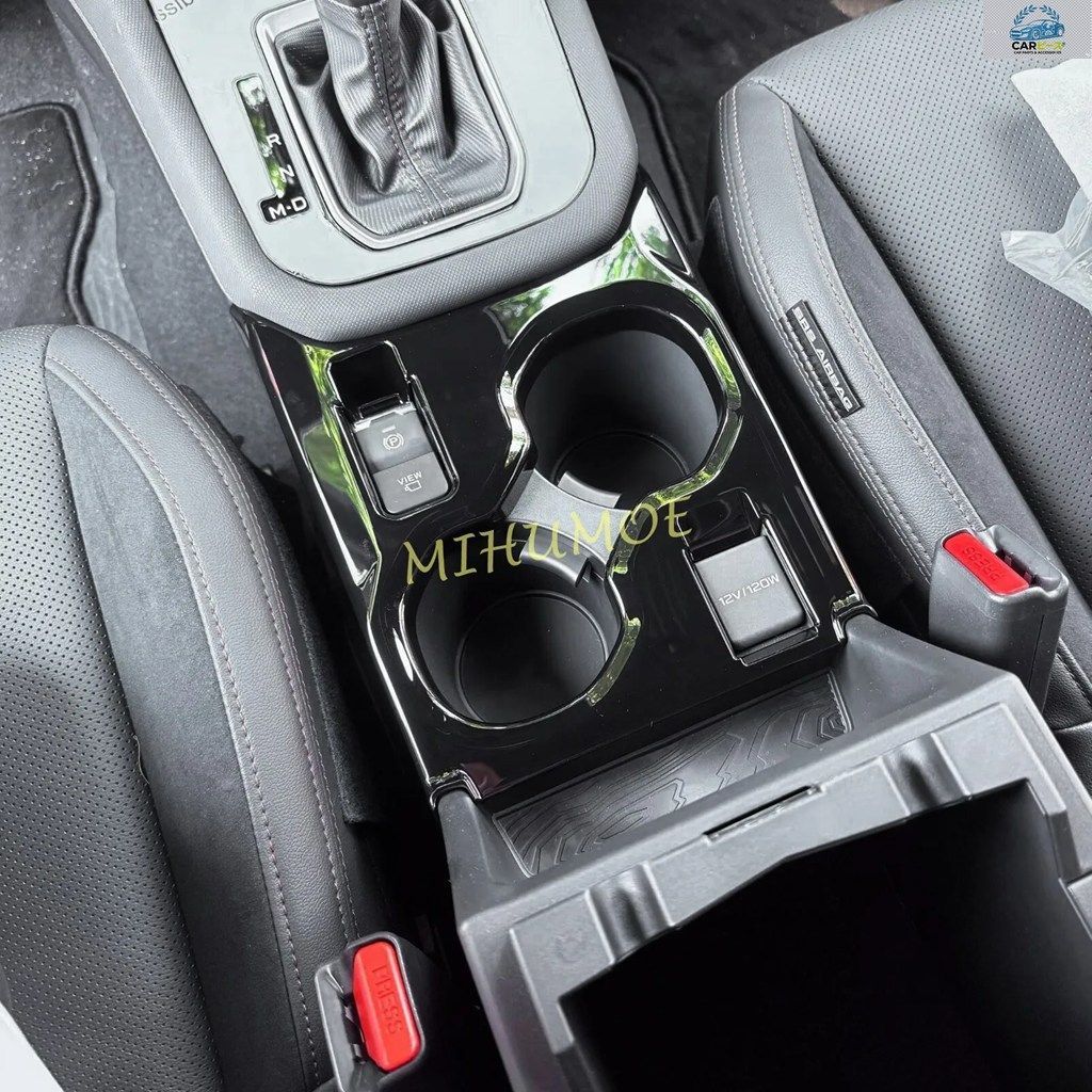 2025-2026年式スバル フォレスター ハイブリッド SL用 光沢ブラック 車内センターコンソールカップホルダーパネルカバートリムアクセサリー 2025-2026年式スバル フォレスター ハイブリッド SL用 光沢ブラック 車内センターコンソールカップホルダーパネルカバートリムアクセサリー