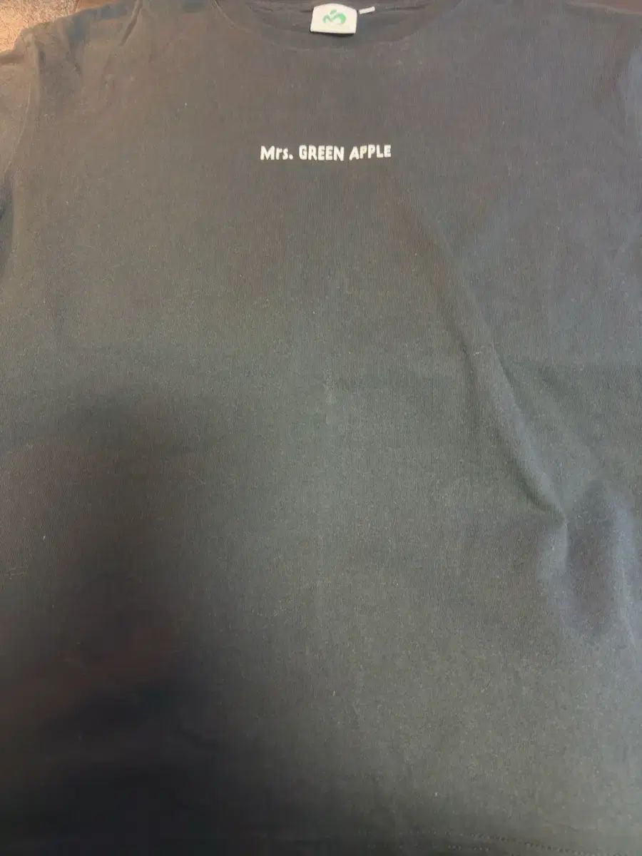 グリーンアップル ジーン Tシャツ 2024