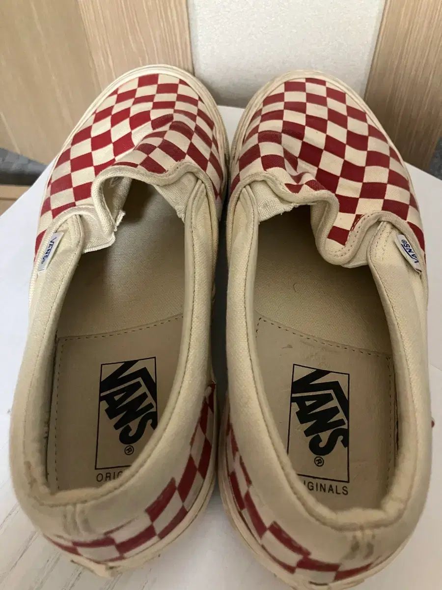 VANS ヴァンズ 旧モデル ボルト スリッポン レッド 260 VANS ヴァンズ 旧モデル ボルト スリッポン レッド 260