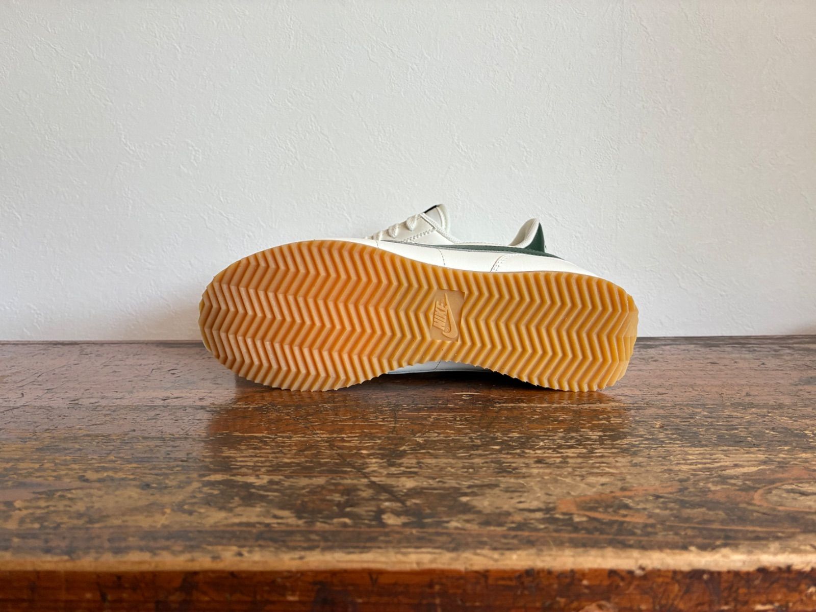 nike wmns cortez 24.5cm