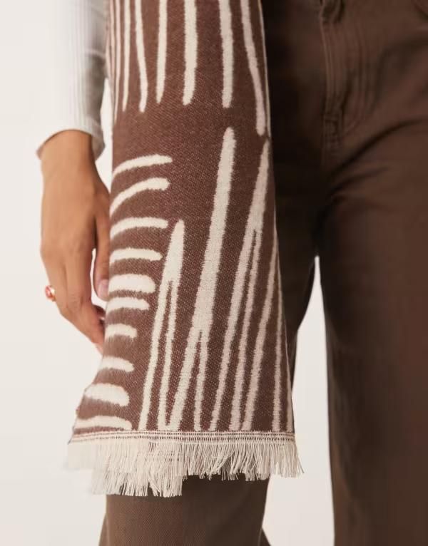エイソス レディース アクセサリー マフラー・ストール・スカーフ ASOS DESIGN woven scarf with monogram jacquard squiggle design in chocolate and cream Brown Multi エイソス レディース アクセサリー マフラー・ストール・スカーフ ASOS DESIGN woven scarf with monogram jacquard squiggle design in chocolate and cream Brown Multi