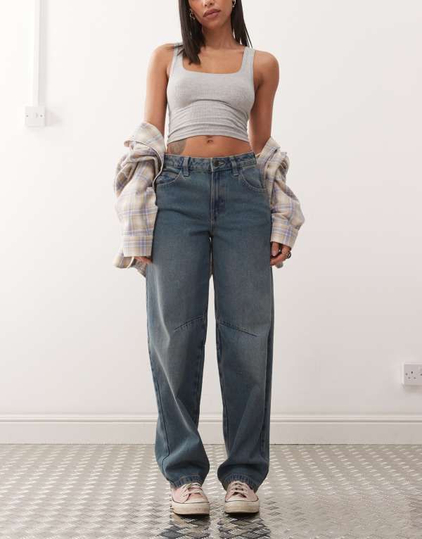 ノイジーメイ レディース ボトムス デニムパンツ ヴィンテージ ジーンズ Noisy May Hazel barrel jeans with knee seam in vintage mid Mid blue denim デニム