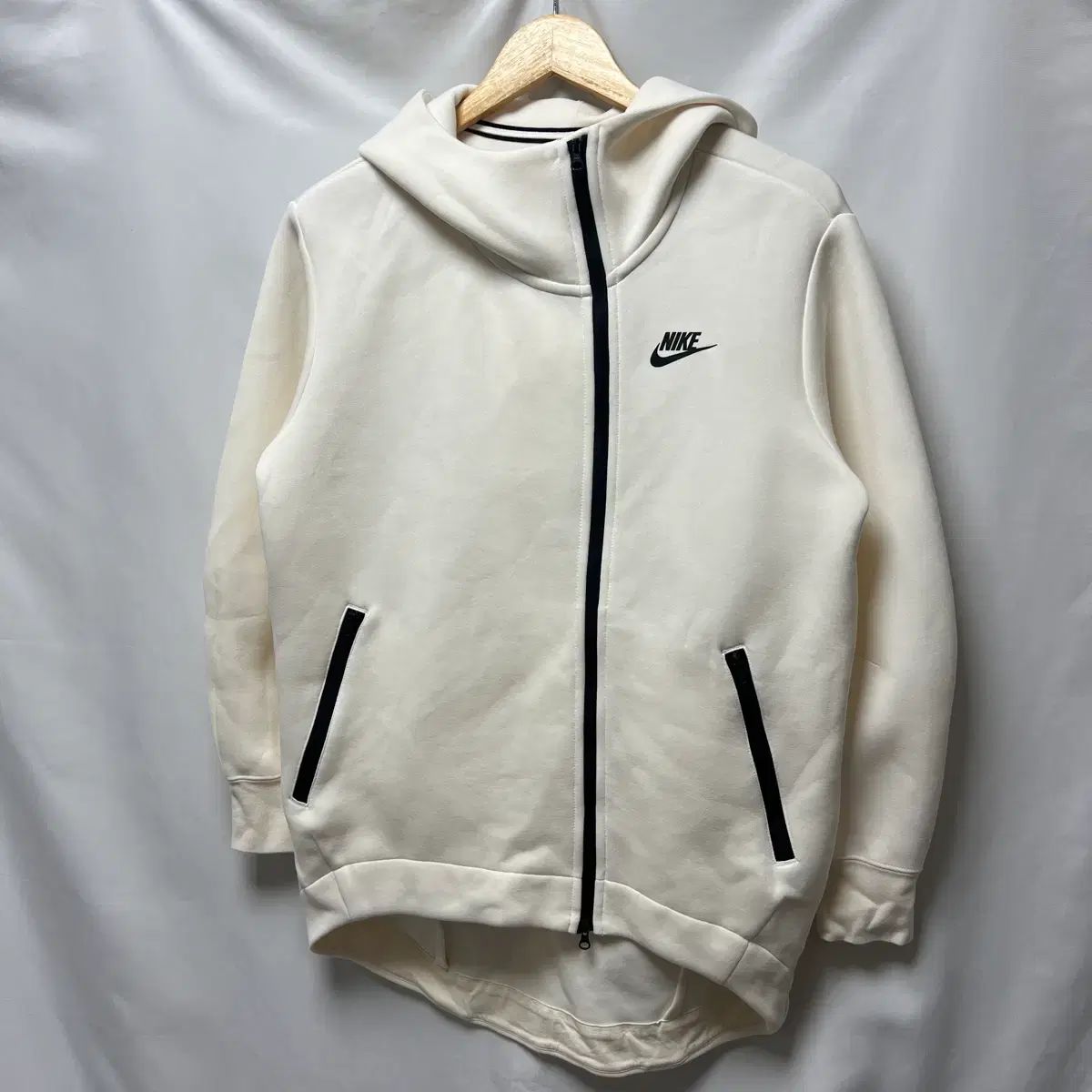 正規品/ウィメンズS NIKE 新モデル テックパック 白 フルジップアップ フーディー
