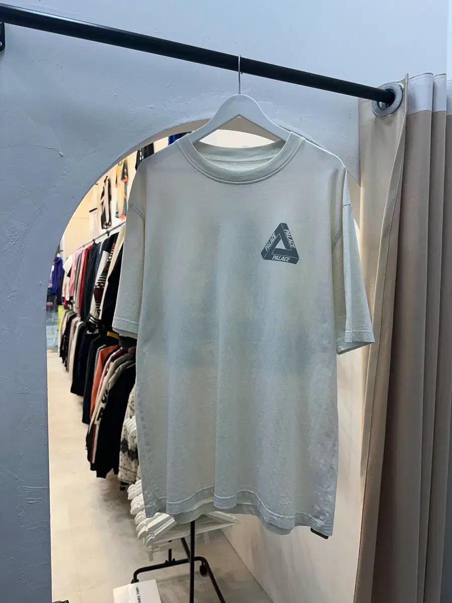 PALACE 白 半袖T