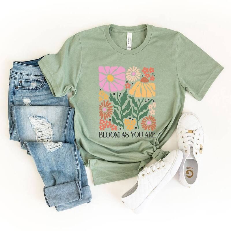 Simply Sage Market レディース トップス Tシャツ グラフィック Simply Sage Market Boho Bloom As You Are Short Sleeve Graphic Tee Sage セージ Simply Sage Market レディース トップス Tシャツ グラフィック Simply Sage Market Boho Bloom As You Are Short Sleeve Graphic Tee Sage セージ