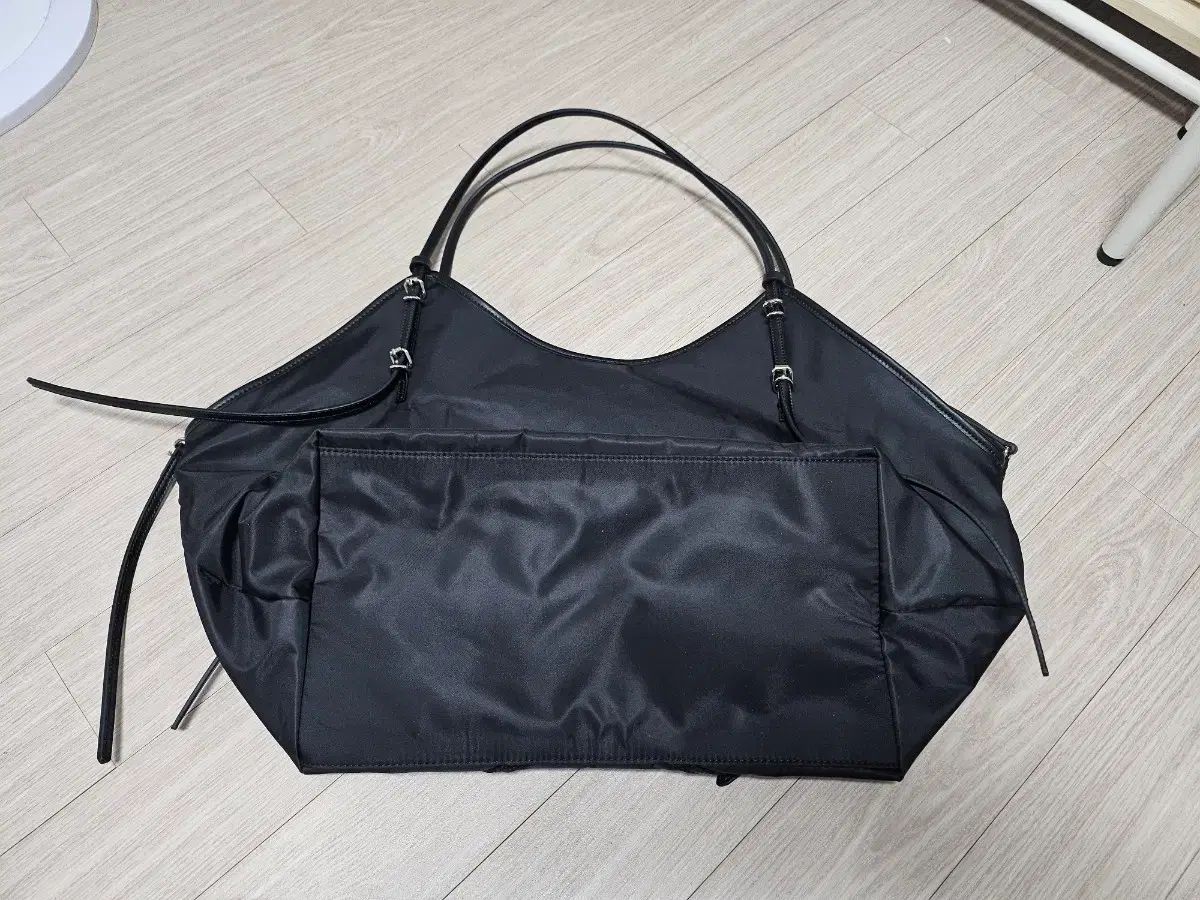 ヘレンNEPAパリ コニー ベルト付き BIG ショルダーバッグ