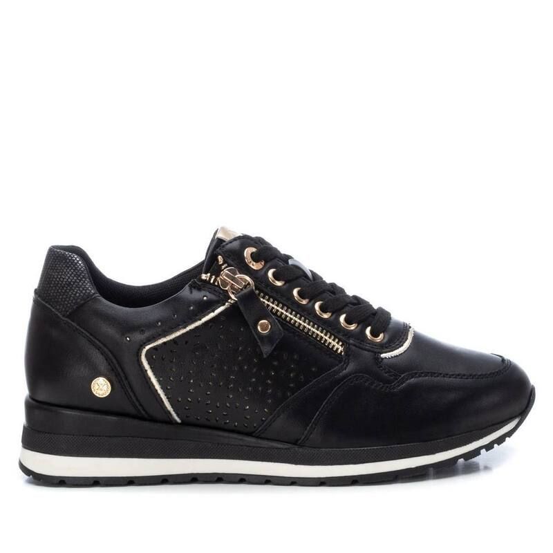 キシタイ レディース シューズ スニーカー レース Womens LaceUp Sneakers By XTI Black ブラック