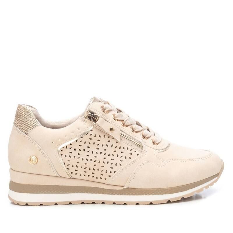 キシタイ レディース シューズ スニーカー レース Womens LaceUp Sneakers By XTI Beige ベージュ