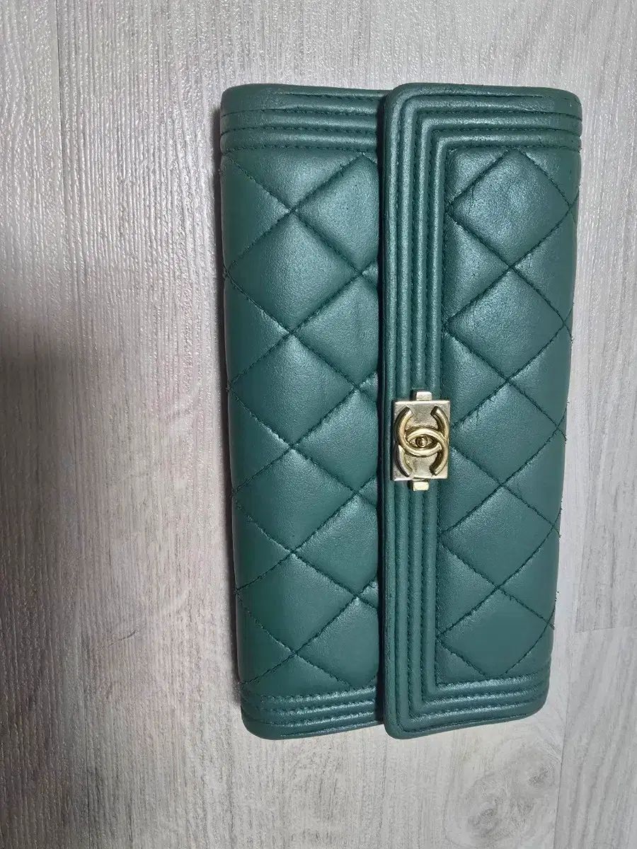 シャネル ボーイ シャネル 財布 グリーン 長財布 ボックスと お買い物バッグ