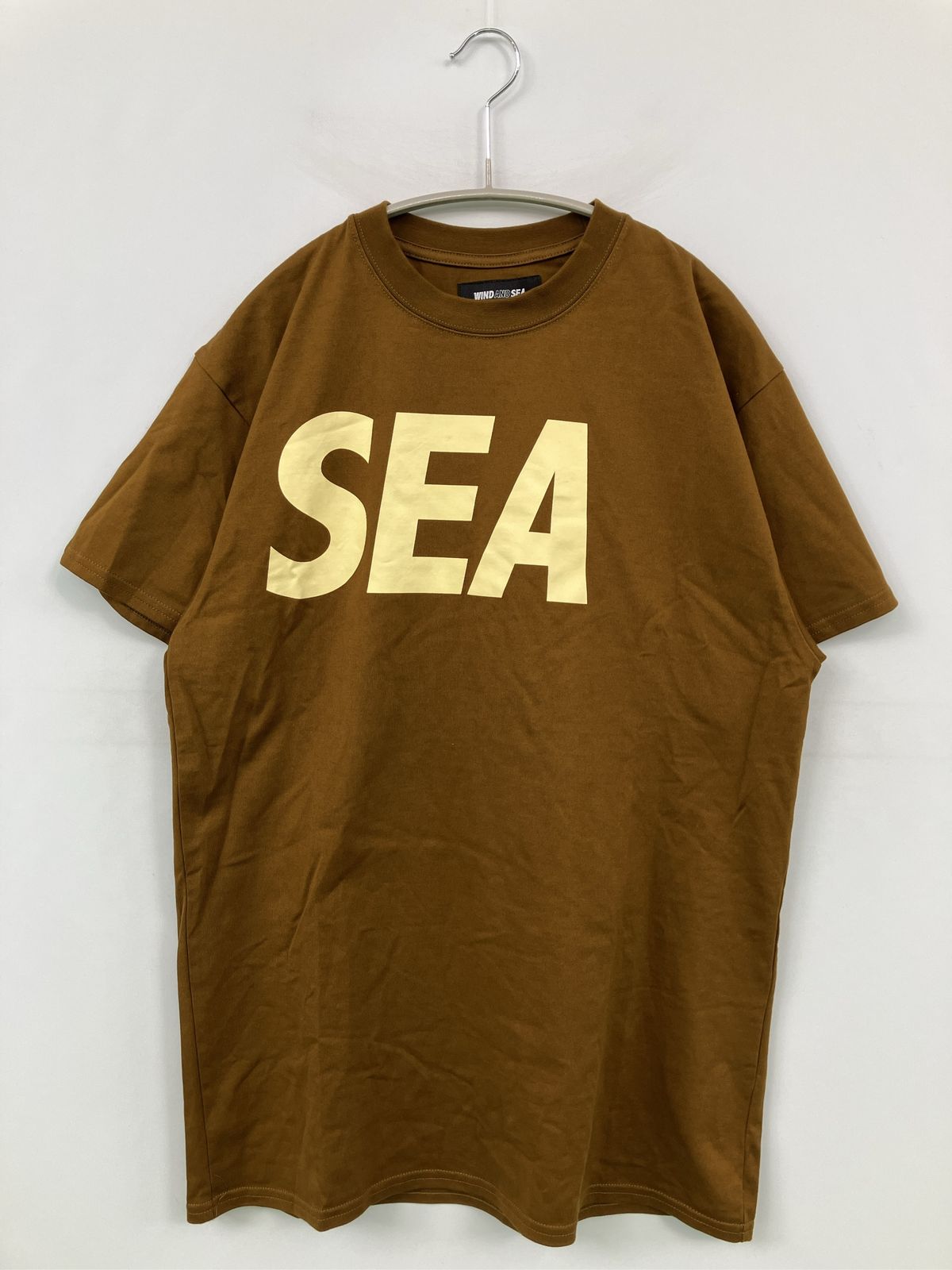 WIND AND SEA ウィンダンシー Tシャツ/カットソー M ブラウン 前面プリント バックプリント ブランドロゴ ミドル丈 半袖 クルーネック(丸首) メンズ