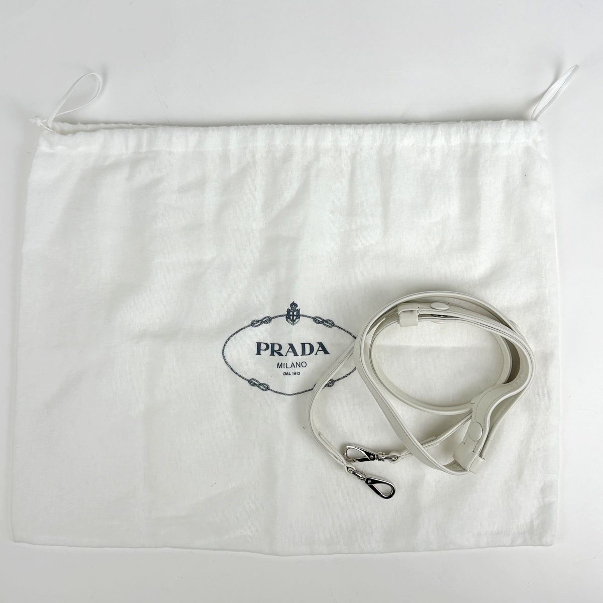プラダ PRADA ロゴプレート ハンドバッグ 2WAY ショルダーバッグ パデッド レザー ホワイト 1BA359 レディース 【中古】 プラダ PRADA ロゴプレート ハンドバッグ 2WAY ショルダーバッグ パデッド レザー ホワイト 1BA359 レディース 【中古】