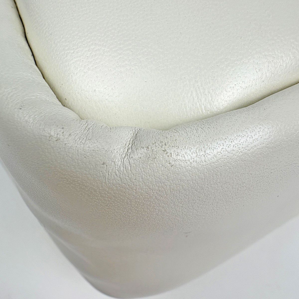 プラダ PRADA ロゴプレート ハンドバッグ 2WAY ショルダーバッグ パデッド レザー ホワイト 1BA359 レディース 【中古】 プラダ PRADA ロゴプレート ハンドバッグ 2WAY ショルダーバッグ パデッド レザー ホワイト 1BA359 レディース 【中古】