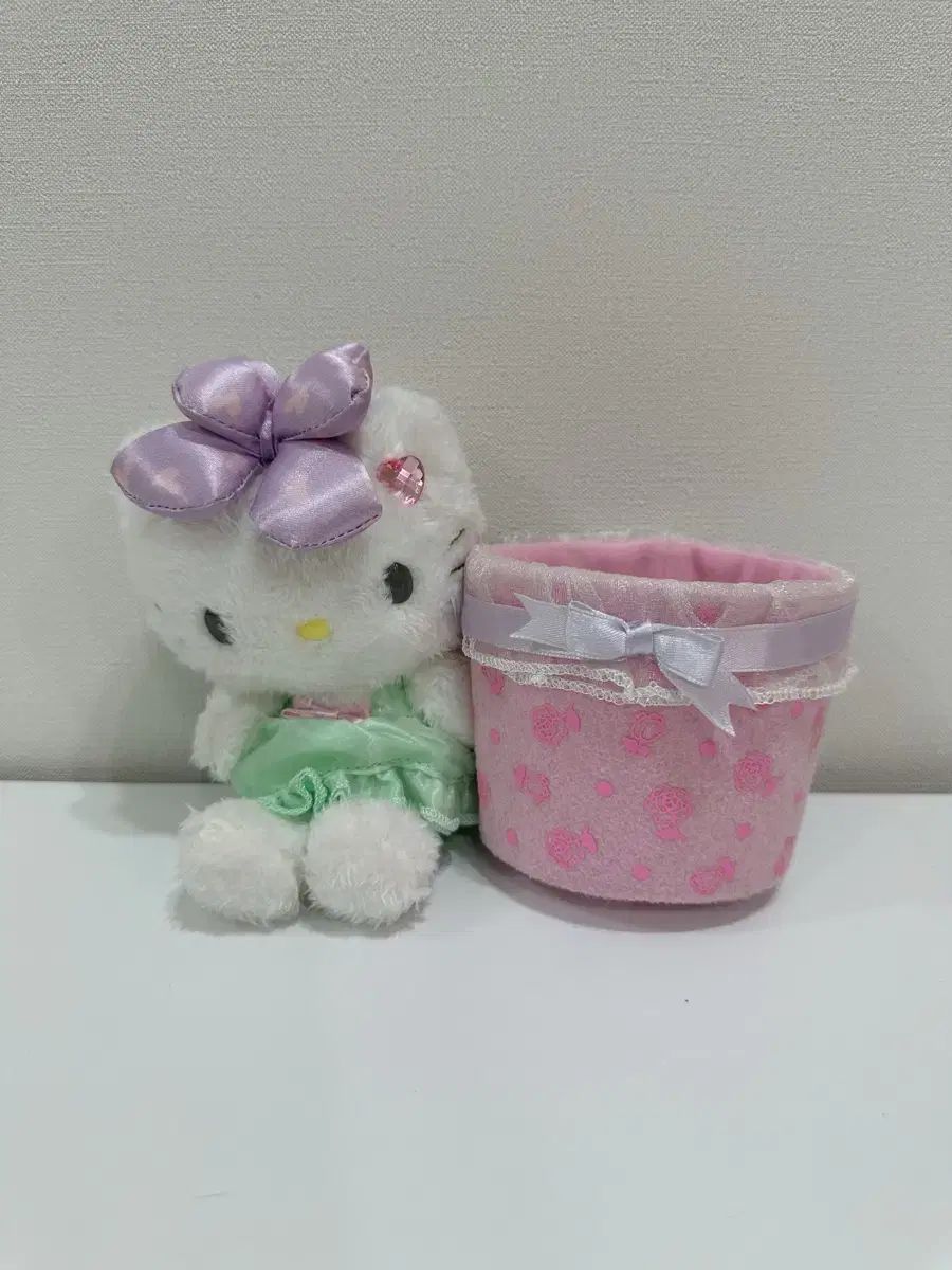 クラシック Sanrio HELLO KITTY 収納ボックス ペン立て